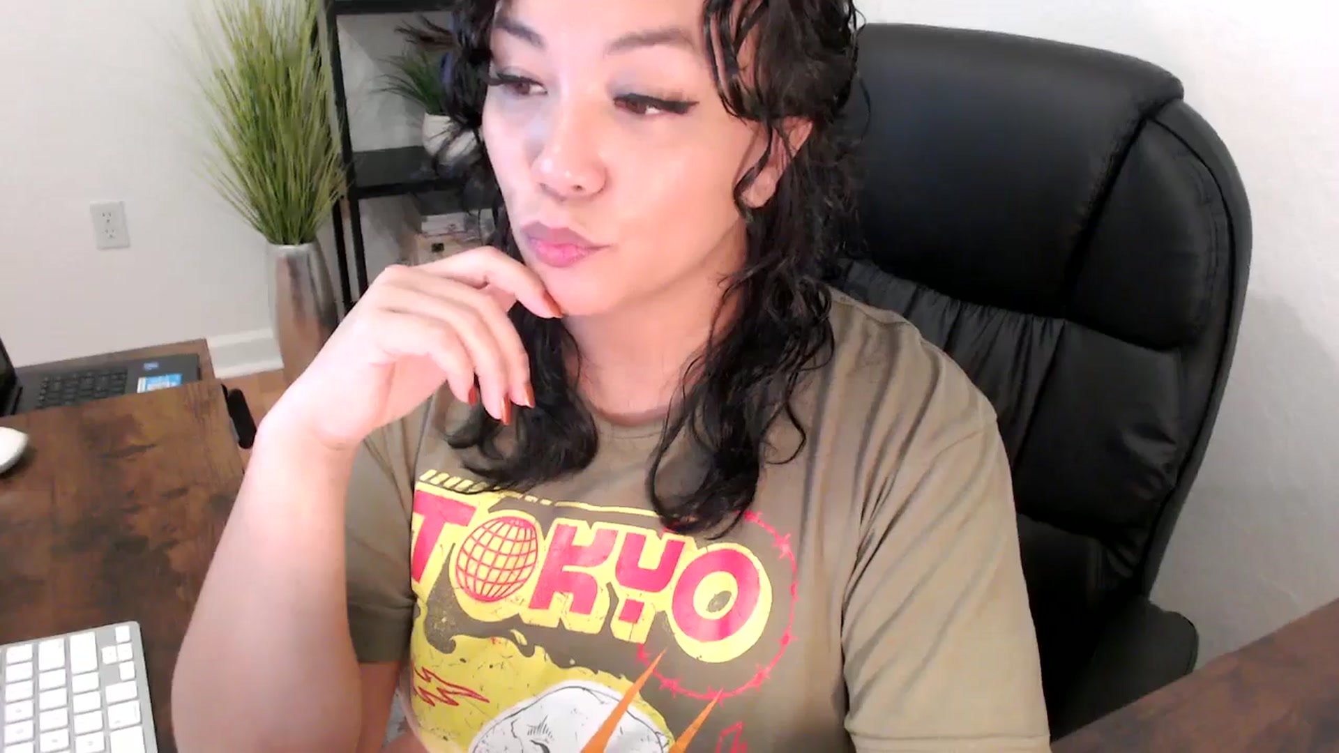 Gallery image thumbnail from MickaylaMinx's myfreecams stream on, 12/02/2024, 17:35 image 8 of 20
