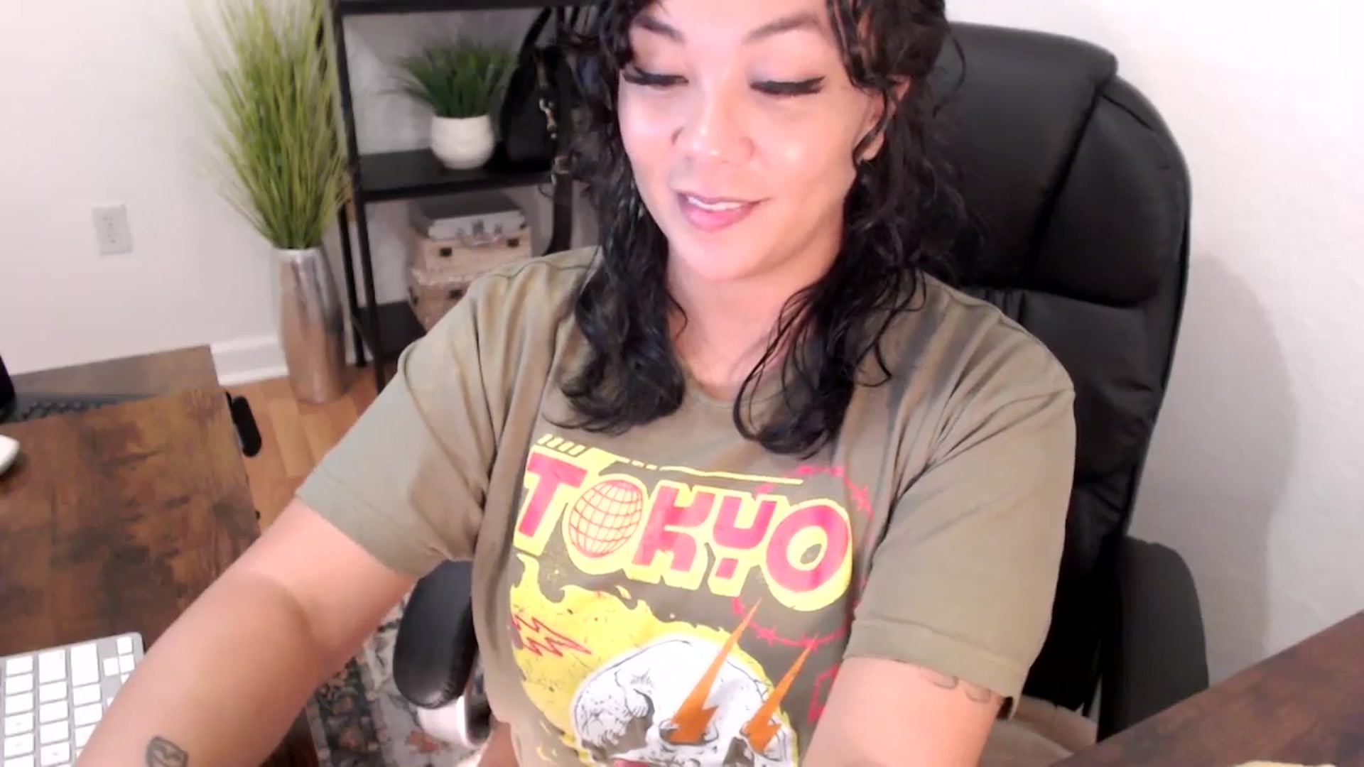 Gallery image thumbnail from MickaylaMinx's myfreecams stream on, 12/02/2024, 17:35 image 19 of 20
