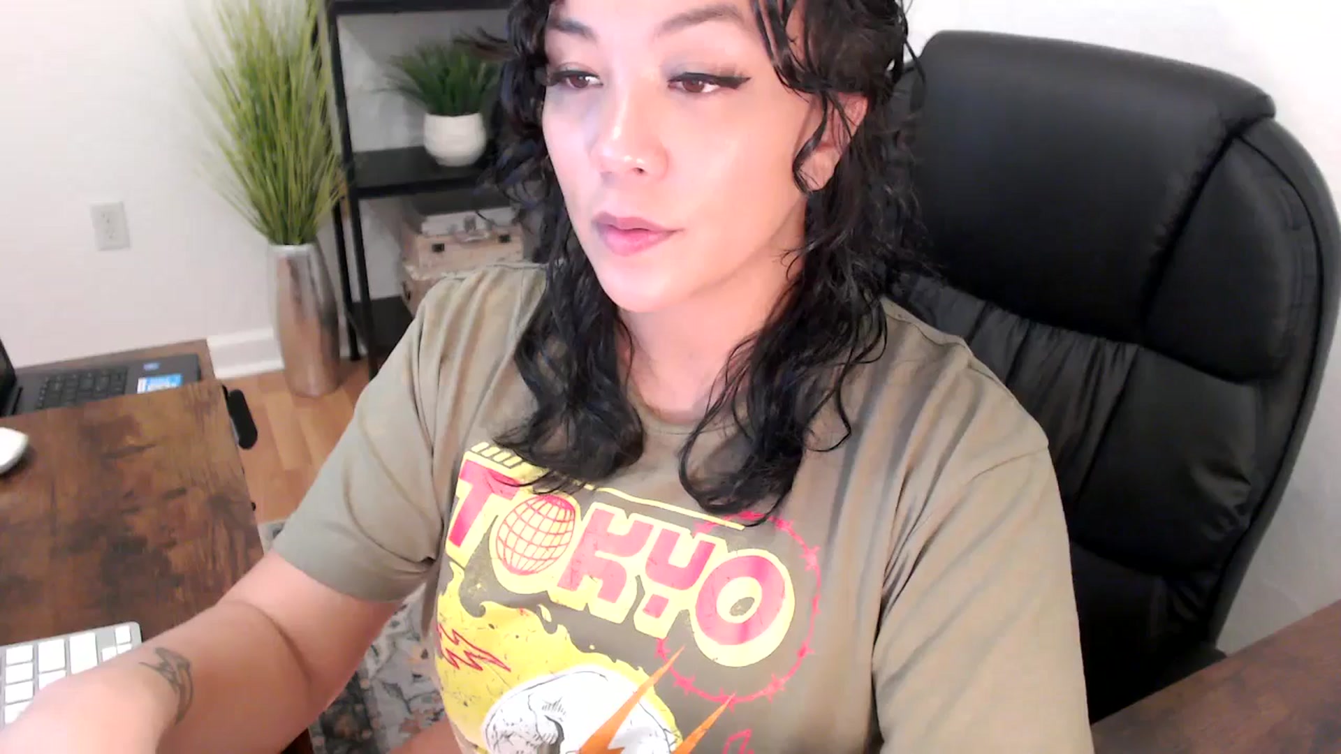 Gallery image thumbnail from MickaylaMinx's myfreecams stream on, 12/02/2024, 17:35 image 11 of 20