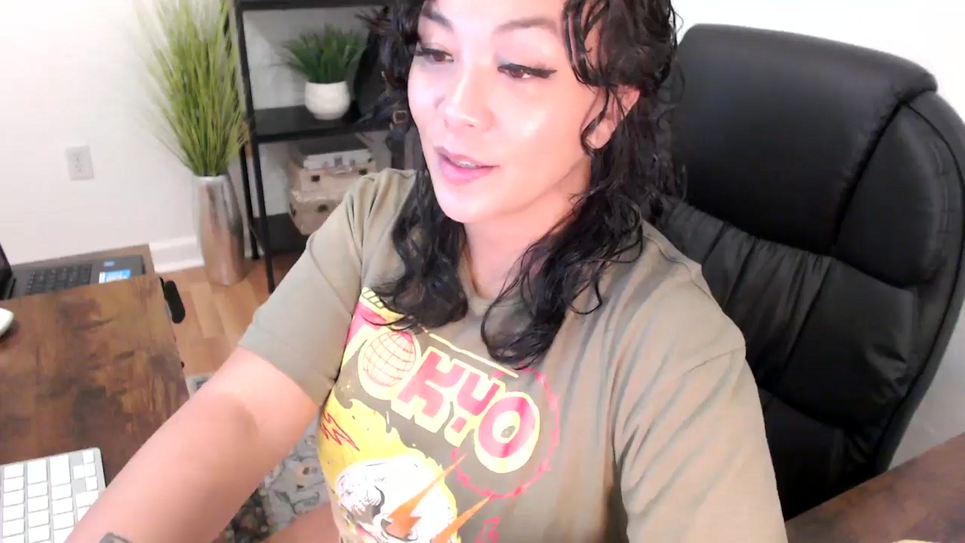 Gallery image thumbnail from MickaylaMinx's myfreecams stream on, 12/02/2024, 17:35 image 17 of 20