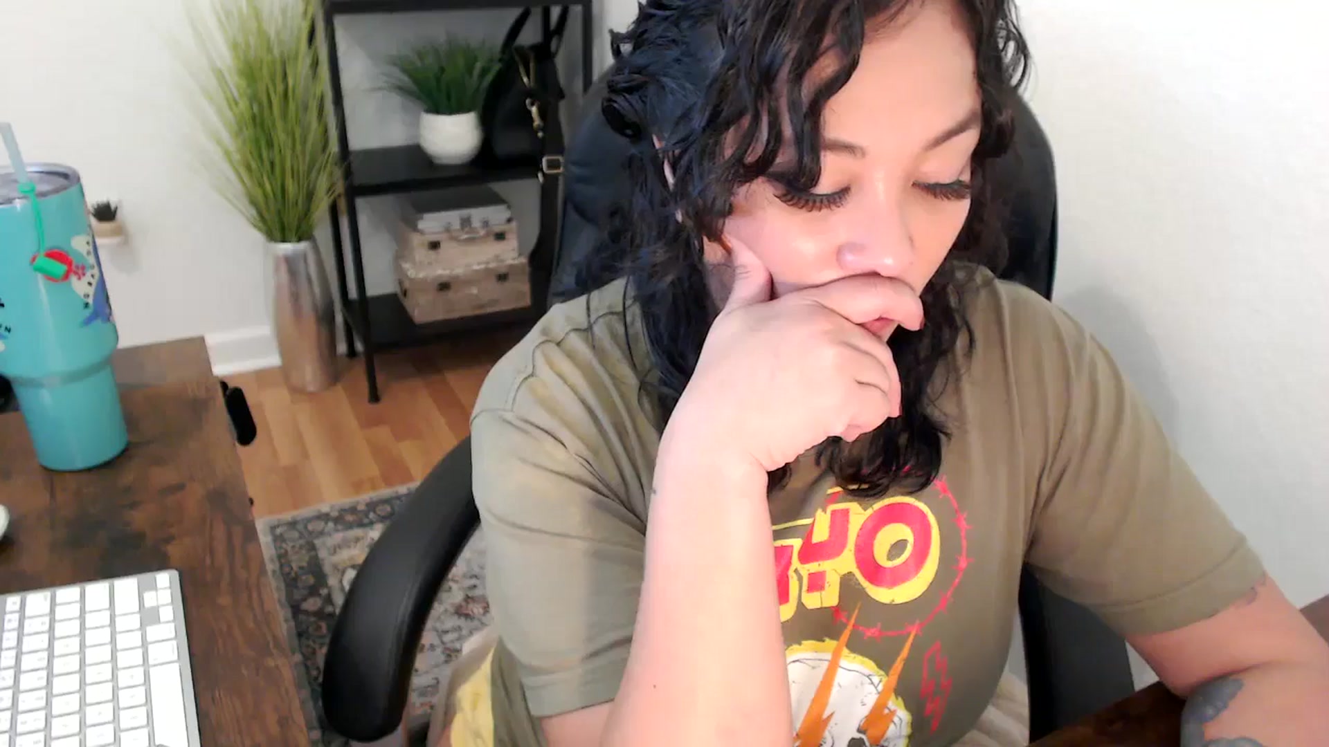 Gallery image thumbnail from MickaylaMinx's myfreecams stream on, 12/02/2024, 20:27 image 5 of 20