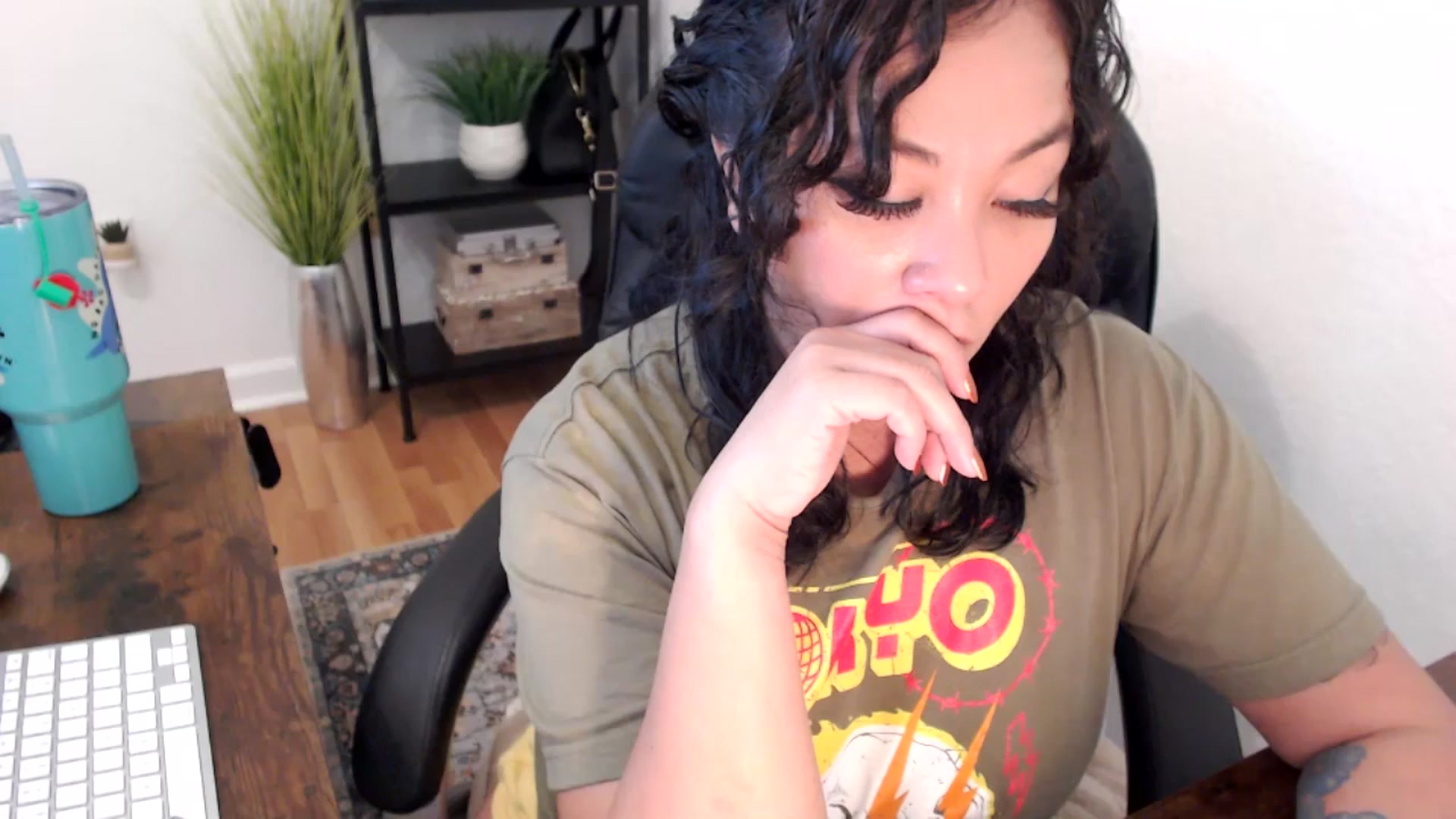 Gallery image thumbnail from MickaylaMinx's myfreecams stream on, 12/02/2024, 20:27 image 6 of 20