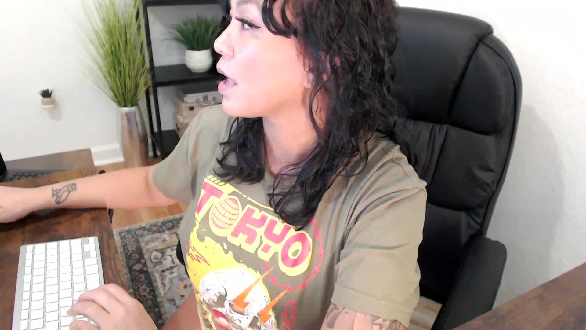 Gallery image thumbnail from MickaylaMinx's myfreecams stream on, 12/02/2024, 21:16 image 10 of 20