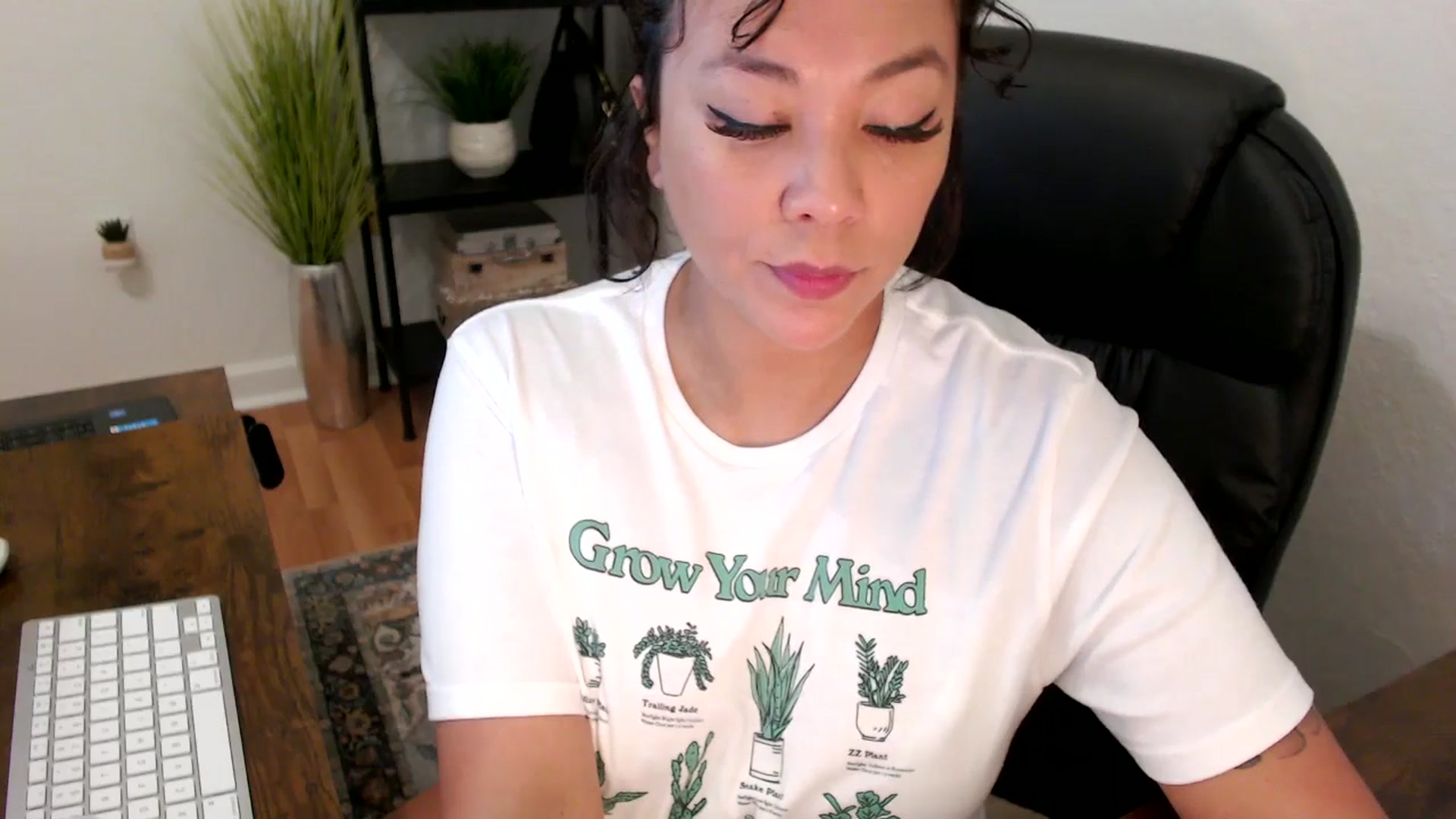 Gallery image thumbnail from MickaylaMinx's myfreecams stream on, 12/03/2024, 16:06 image 12 of 20