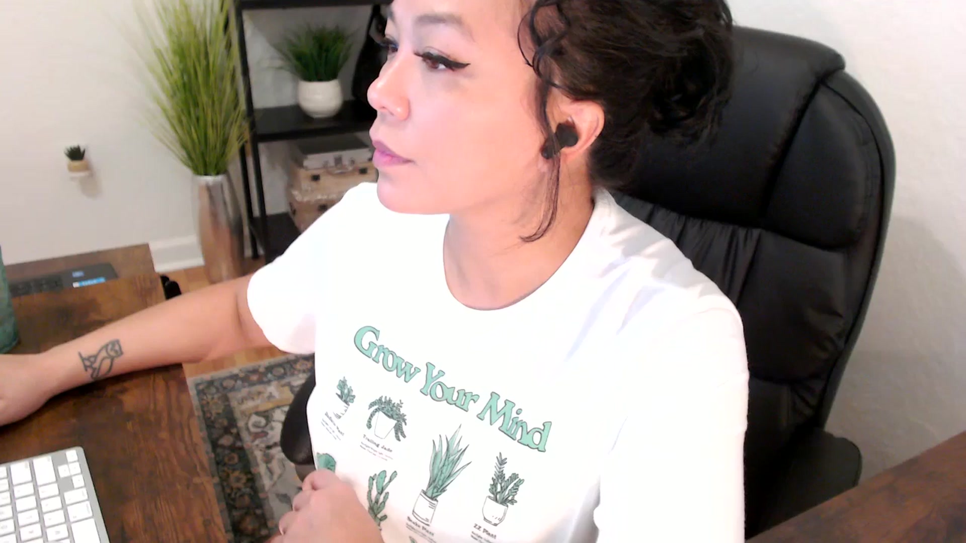 Gallery image thumbnail from MickaylaMinx's myfreecams stream on, 12/03/2024, 16:06 image 20 of 20