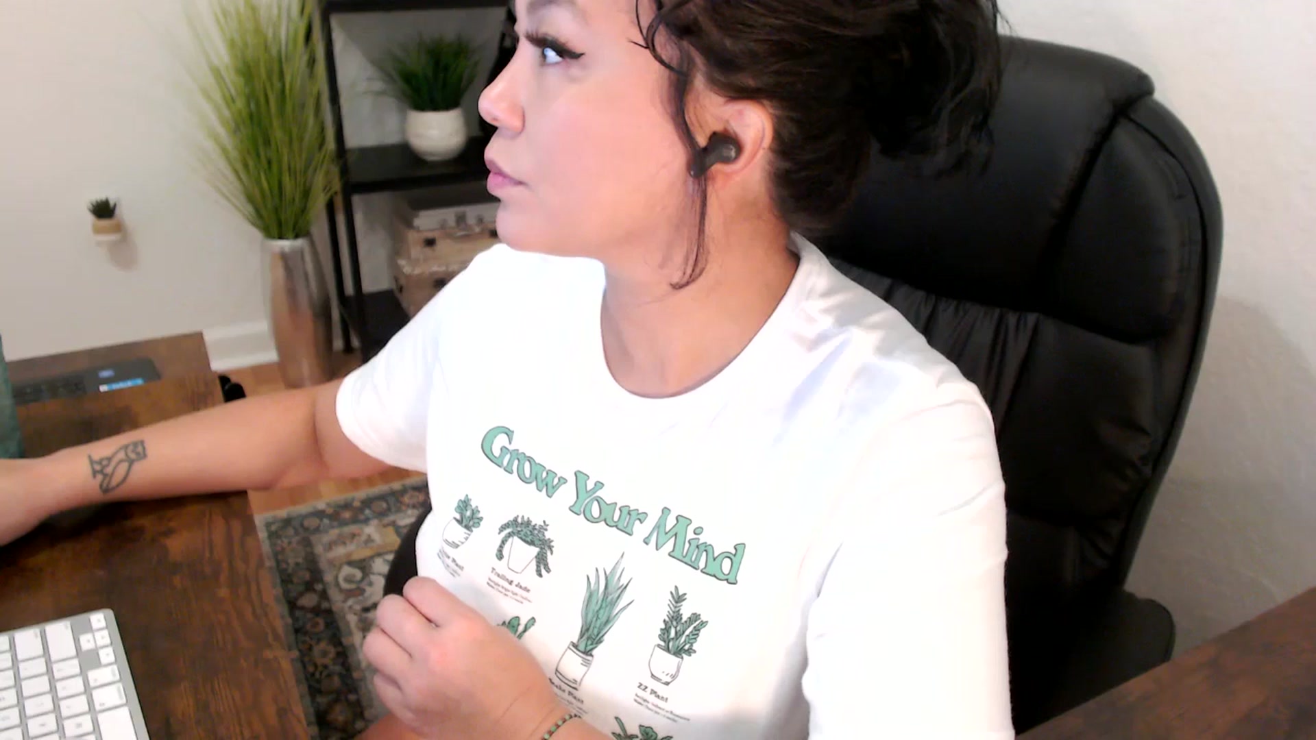 Gallery image thumbnail from MickaylaMinx's myfreecams stream on, 12/03/2024, 16:06 image 18 of 20