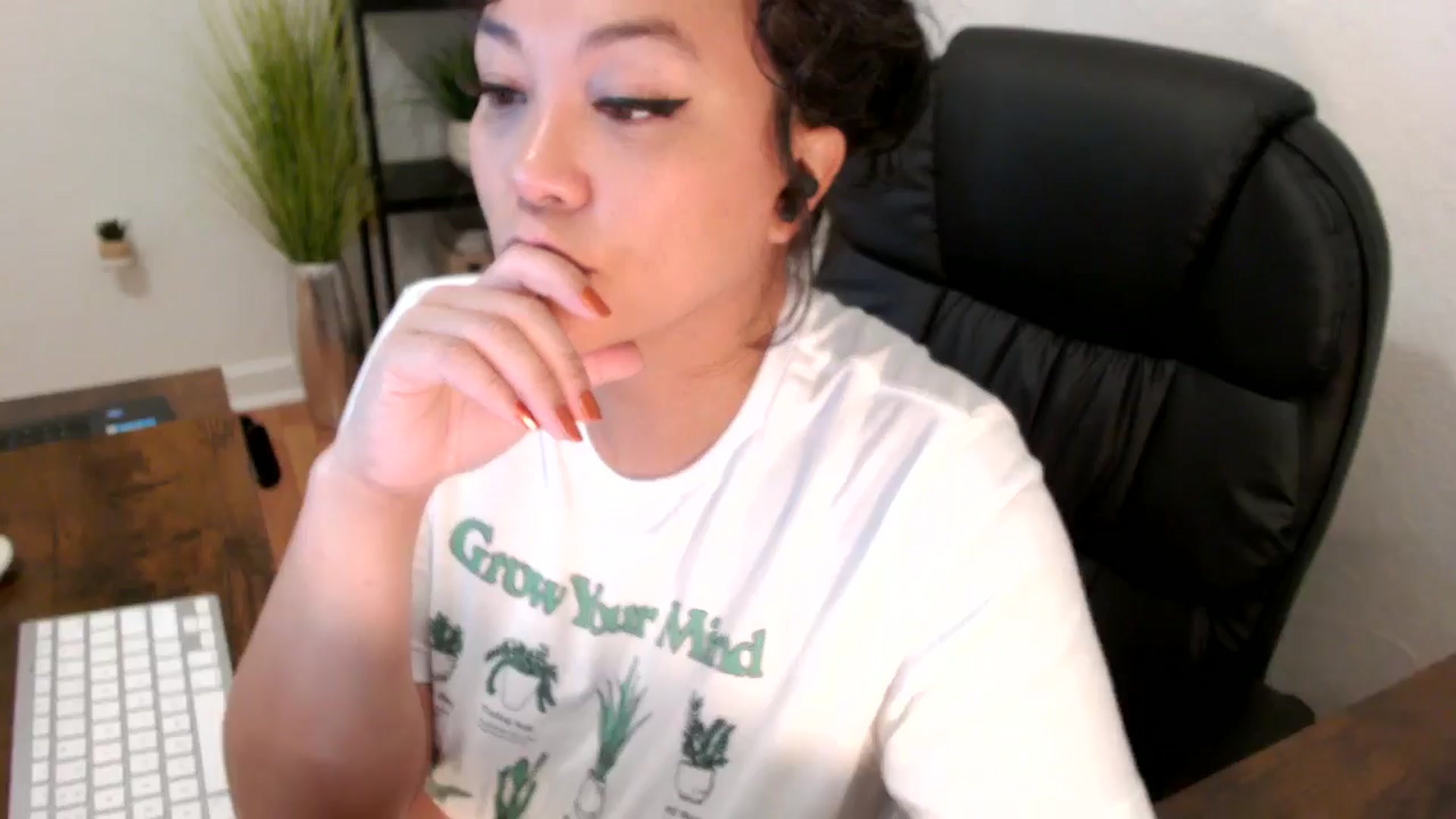 Gallery image thumbnail from MickaylaMinx's myfreecams stream on, 12/03/2024, 16:06 image 1 of 20