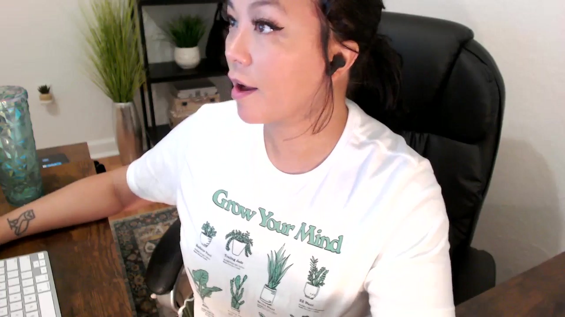 Gallery image thumbnail from MickaylaMinx's myfreecams stream on, 12/03/2024, 16:39 image 16 of 20