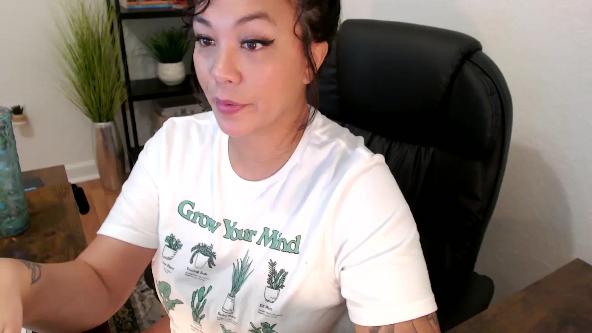 Gallery image thumbnail from MickaylaMinx's myfreecams stream on, 12/03/2024, 16:58 image 13 of 20
