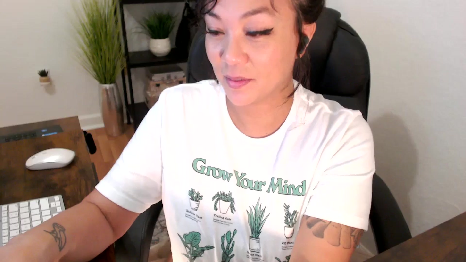 Gallery image thumbnail from MickaylaMinx's myfreecams stream on, 12/03/2024, 18:06 image 11 of 20