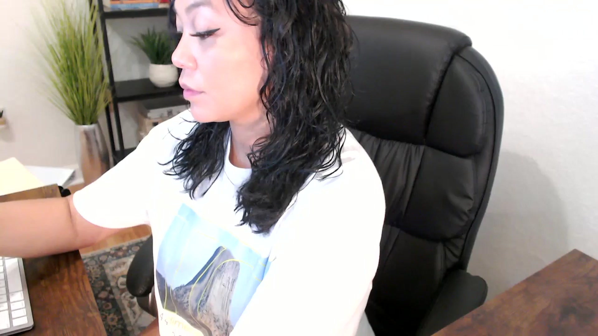 Gallery image thumbnail from MickaylaMinx's myfreecams stream on, 12/04/2024, 16:23 image 2 of 20