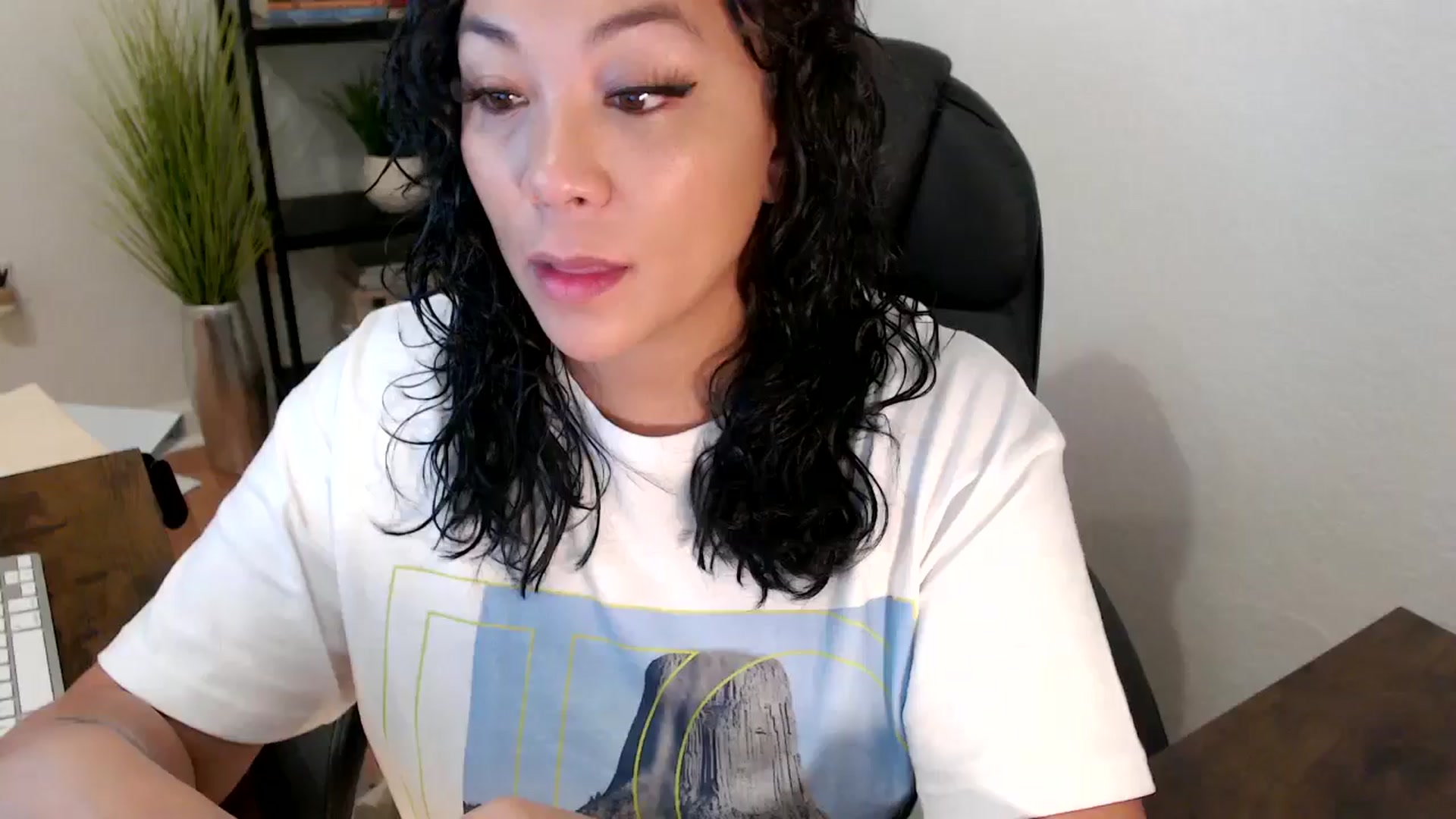 Gallery image thumbnail from MickaylaMinx's myfreecams stream on, 12/04/2024, 16:23 image 3 of 20