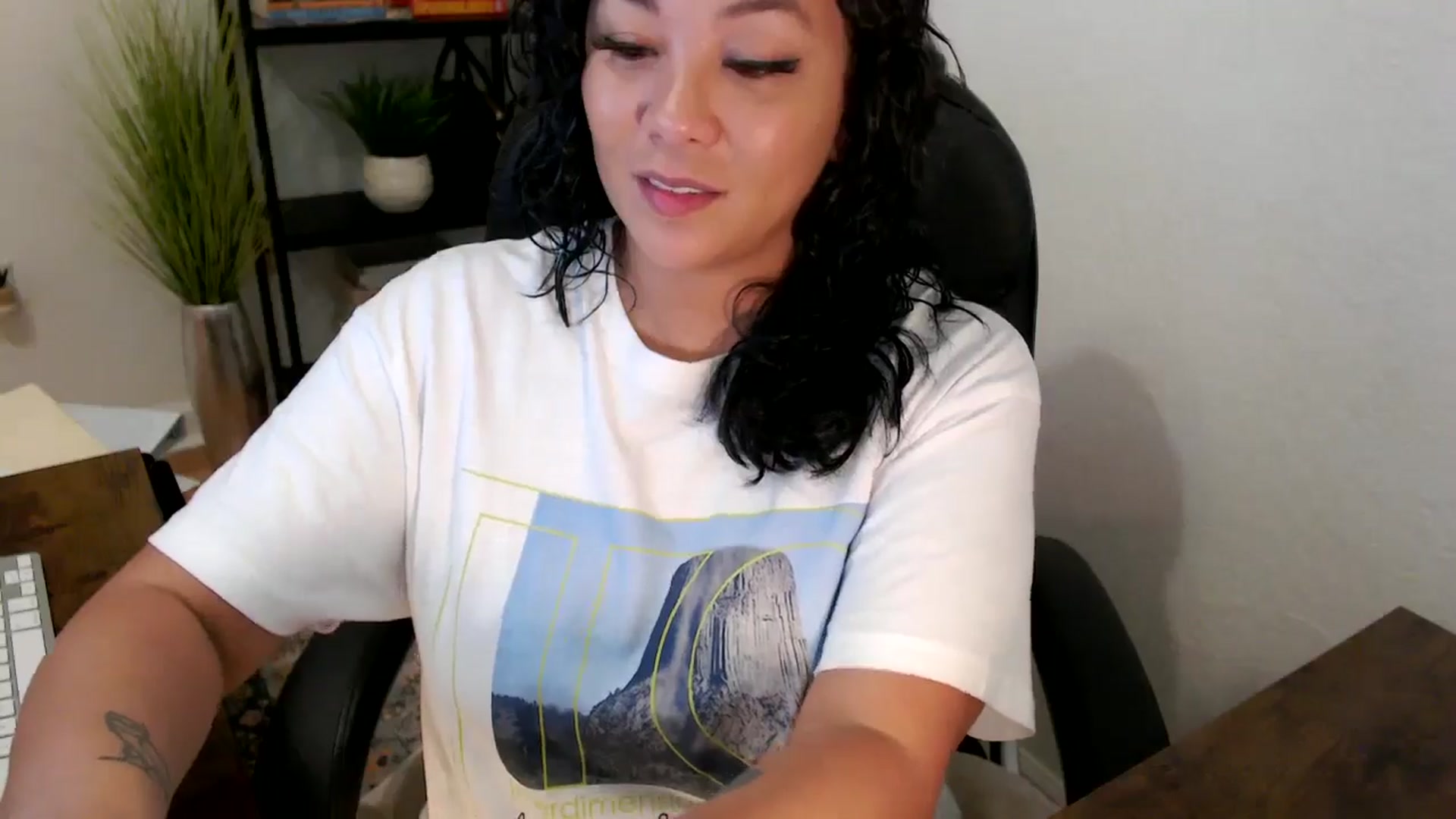 Gallery image thumbnail from MickaylaMinx's myfreecams stream on, 12/04/2024, 16:23 image 12 of 20