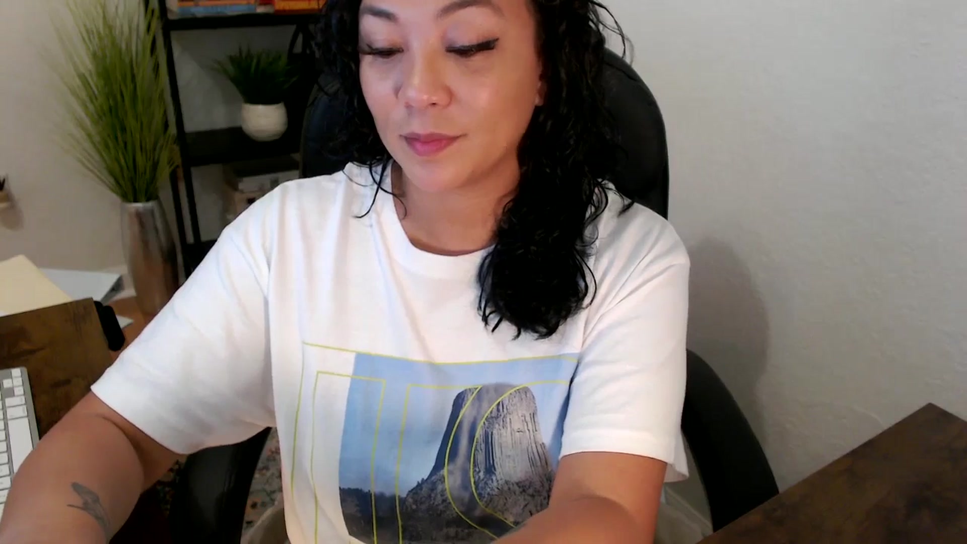 Gallery image thumbnail from MickaylaMinx's myfreecams stream on, 12/04/2024, 16:23 image 6 of 20