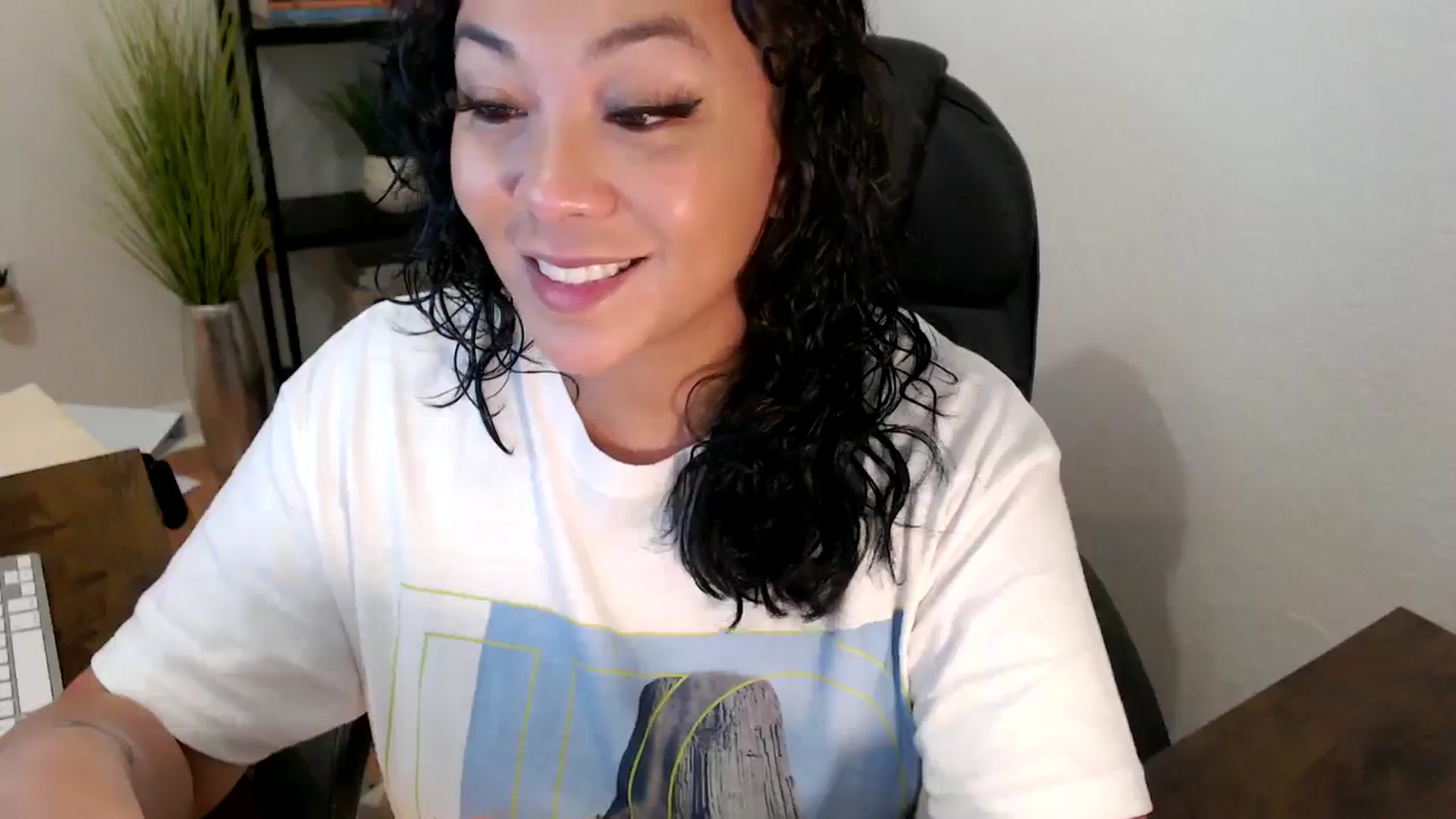Gallery image thumbnail from MickaylaMinx's myfreecams stream on, 12/04/2024, 16:23 image 11 of 20