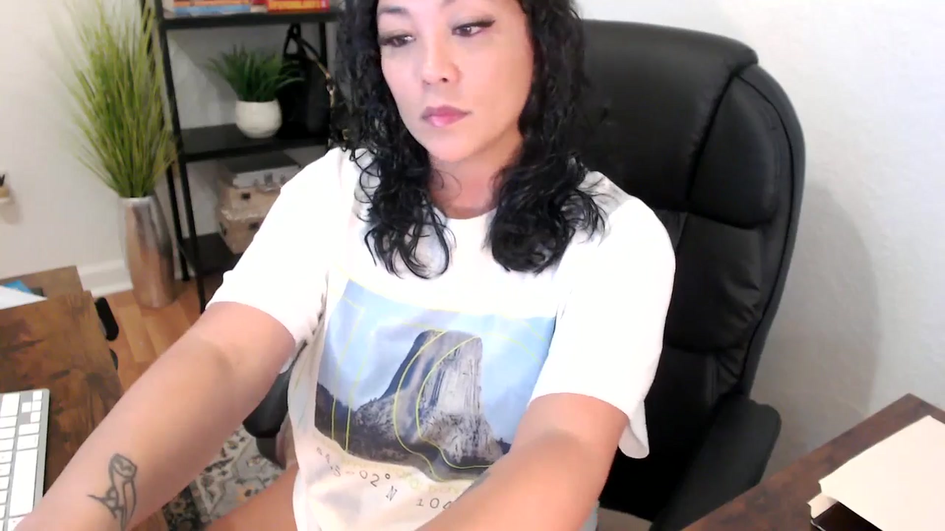 Gallery image thumbnail from MickaylaMinx's myfreecams stream on, 12/04/2024, 16:53 image 17 of 20