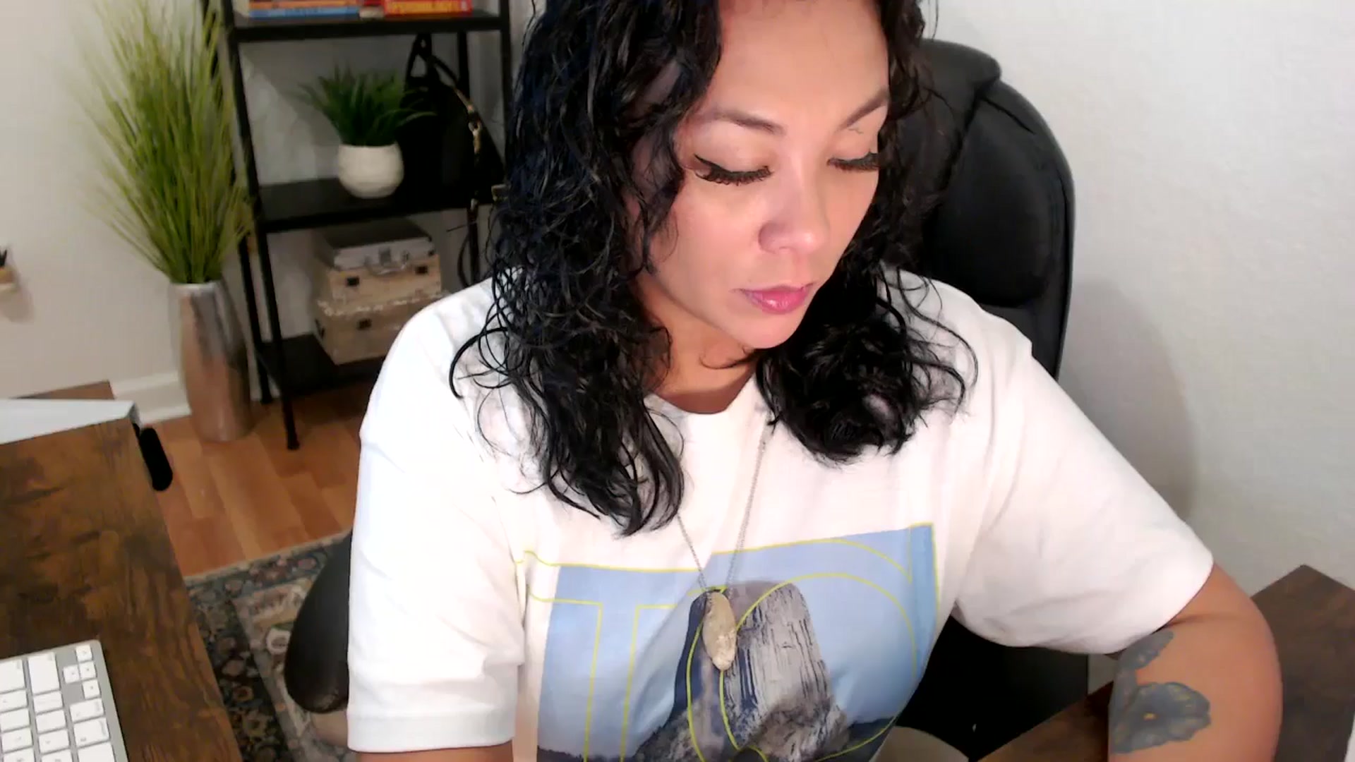Gallery image thumbnail from MickaylaMinx's myfreecams stream on, 12/04/2024, 17:33 image 1 of 20