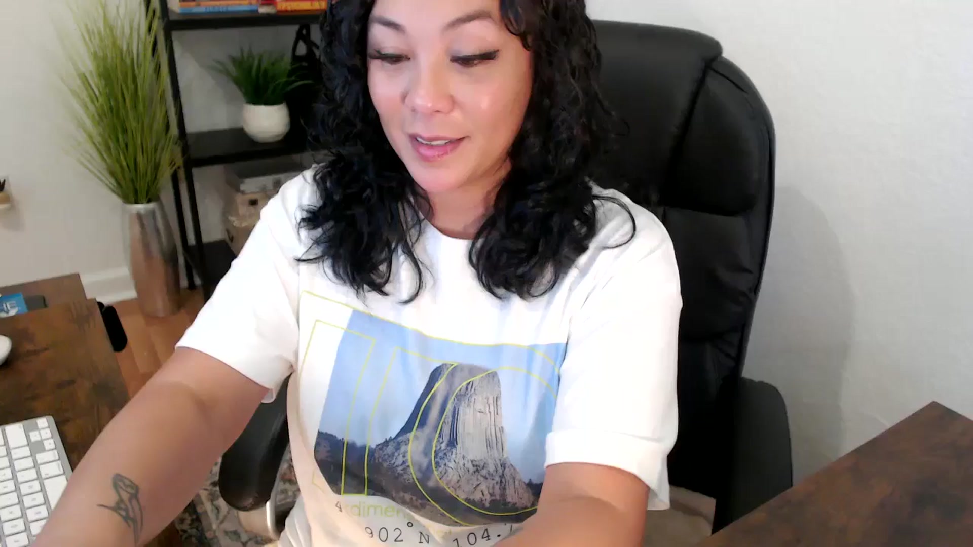 Gallery image thumbnail from MickaylaMinx's myfreecams stream on, 12/04/2024, 19:59 image 2 of 20
