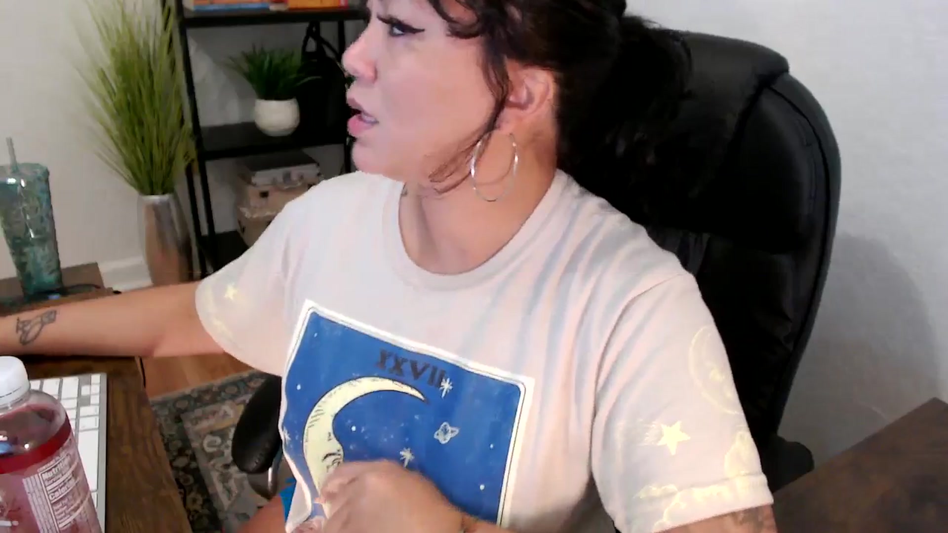 Gallery image thumbnail from MickaylaMinx's myfreecams stream on, 12/05/2024, 15:57 image 9 of 20
