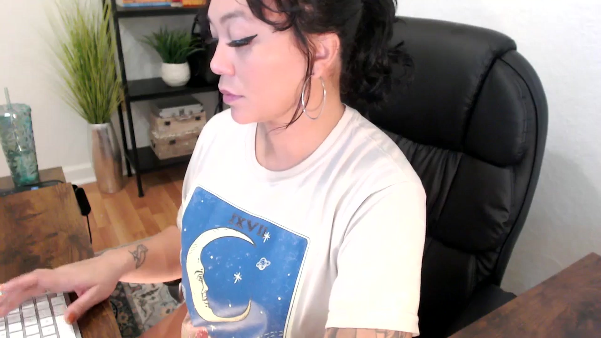 Gallery image thumbnail from MickaylaMinx's myfreecams stream on, 12/05/2024, 16:18 image 5 of 20