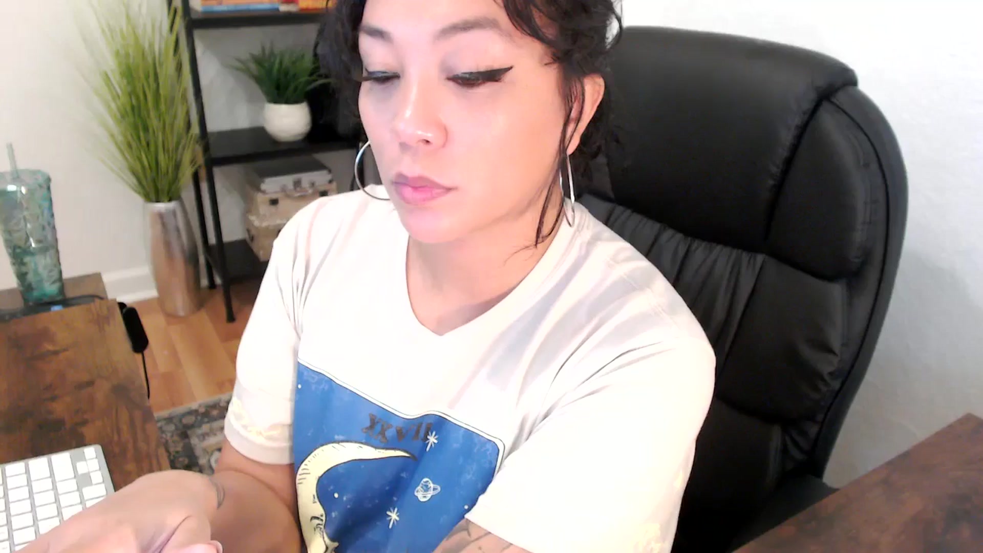 Gallery image thumbnail from MickaylaMinx's myfreecams stream on, 12/05/2024, 16:18 image 15 of 20