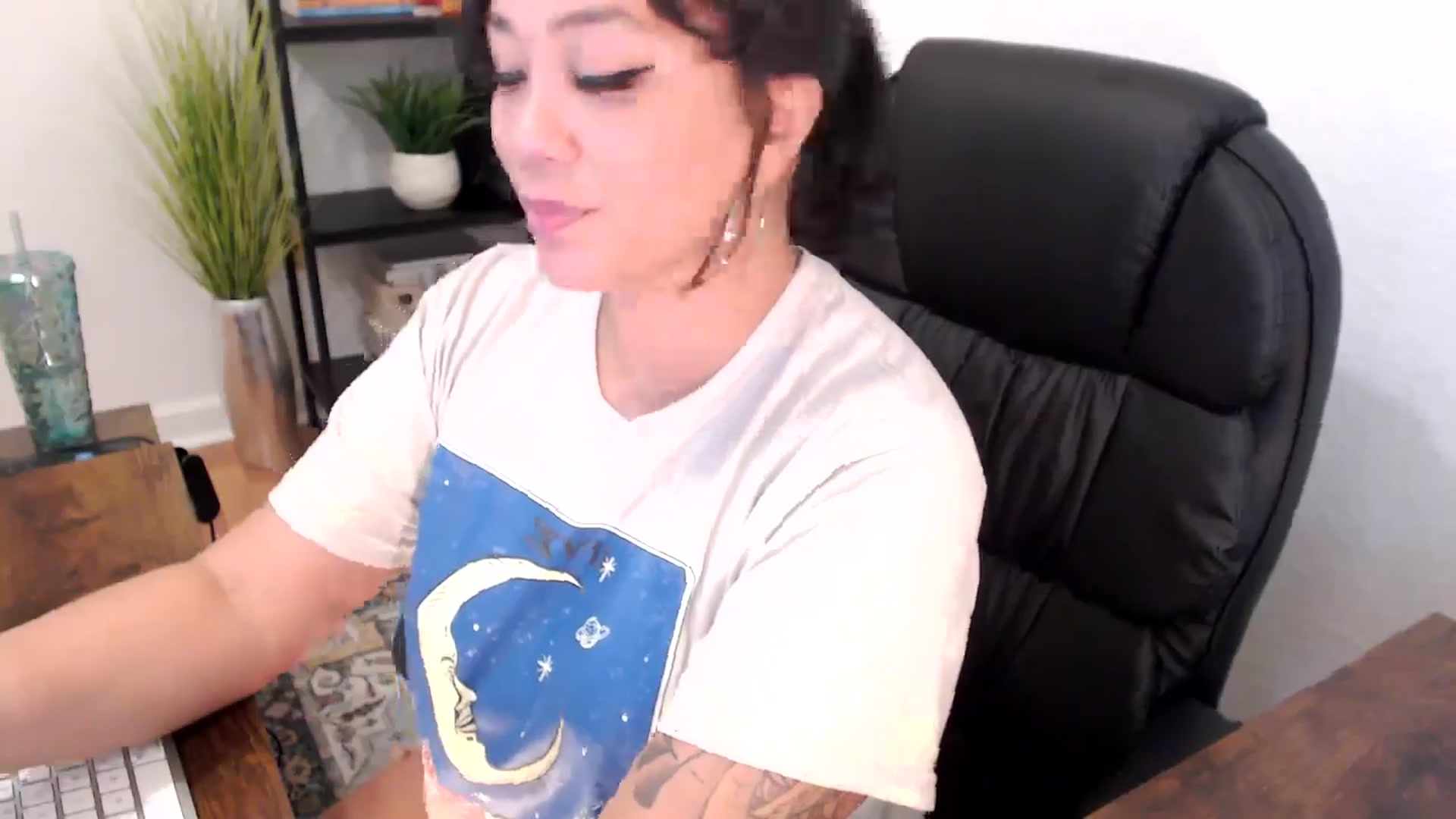 Gallery image thumbnail from MickaylaMinx's myfreecams stream on, 12/05/2024, 16:18 image 14 of 20