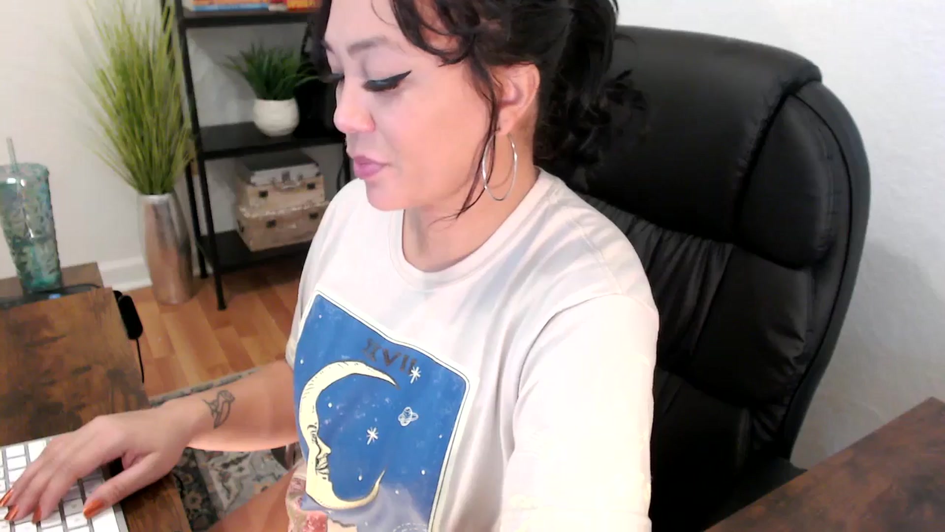 Gallery image thumbnail from MickaylaMinx's myfreecams stream on, 12/05/2024, 16:18 image 10 of 20