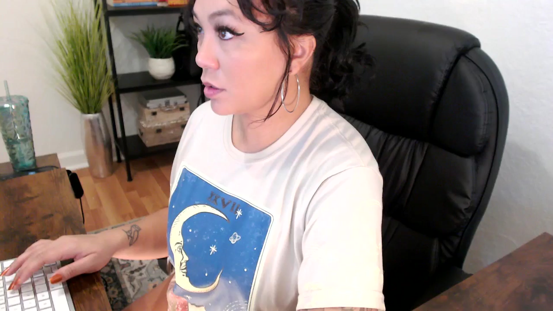 Gallery image thumbnail from MickaylaMinx's myfreecams stream on, 12/05/2024, 16:18 image 9 of 20