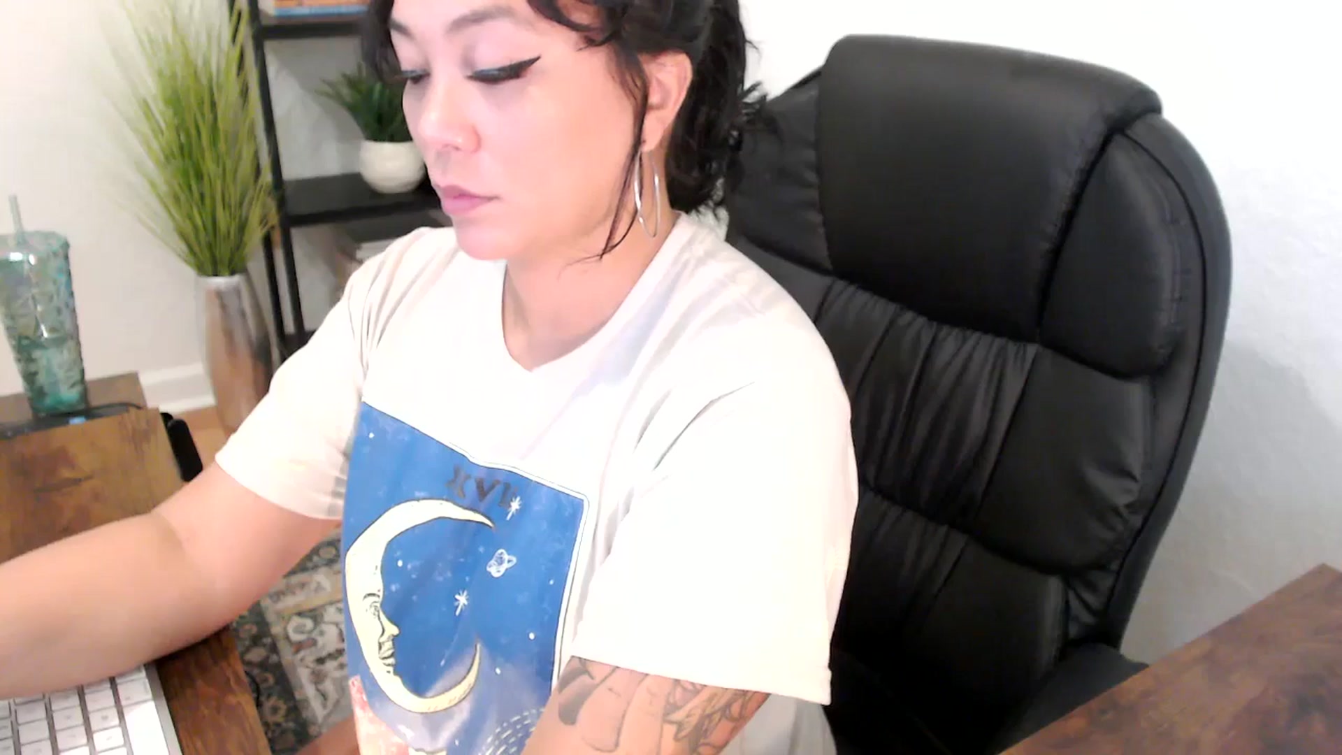 Gallery image thumbnail from MickaylaMinx's myfreecams stream on, 12/05/2024, 16:18 image 16 of 20
