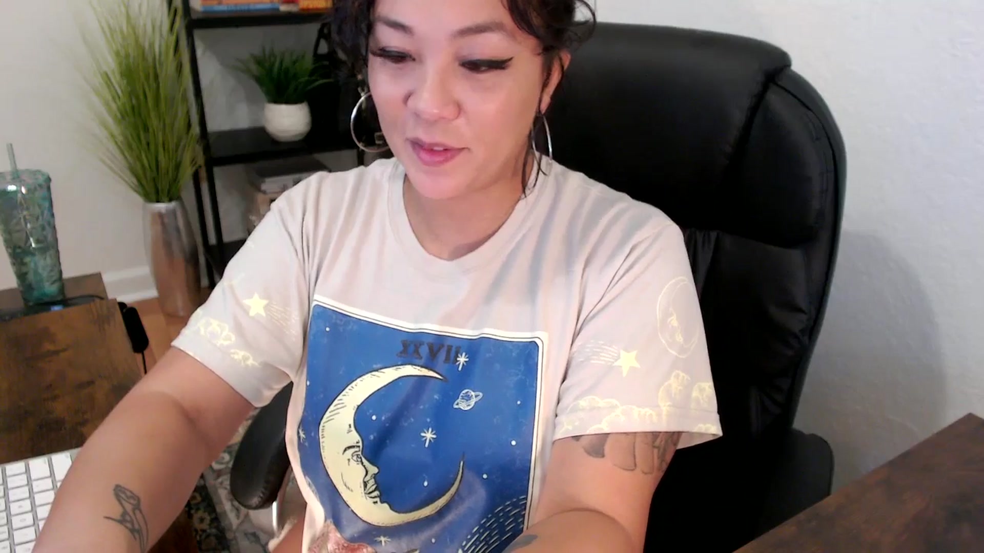 Gallery image thumbnail from MickaylaMinx's myfreecams stream on, 12/05/2024, 16:18 image 17 of 20