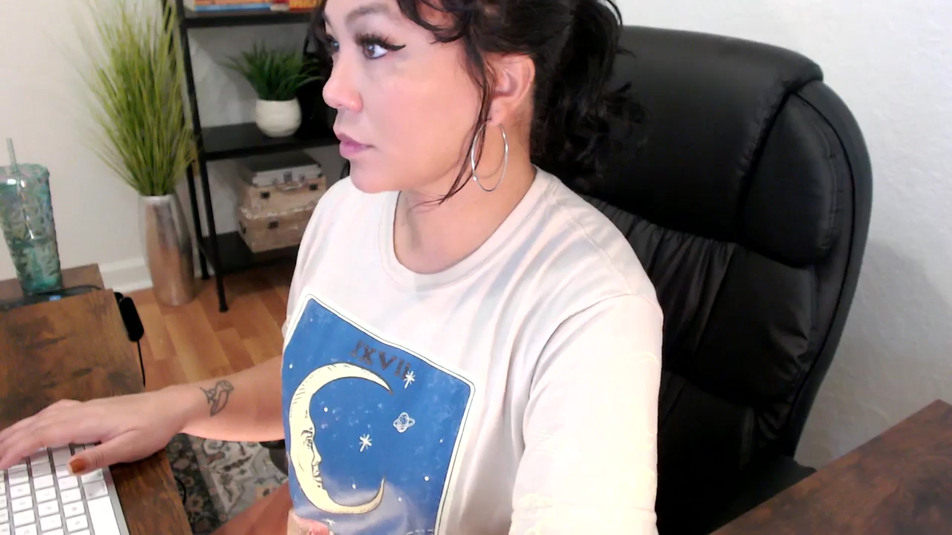 Gallery image thumbnail from MickaylaMinx's myfreecams stream on, 12/05/2024, 16:18 image 4 of 20