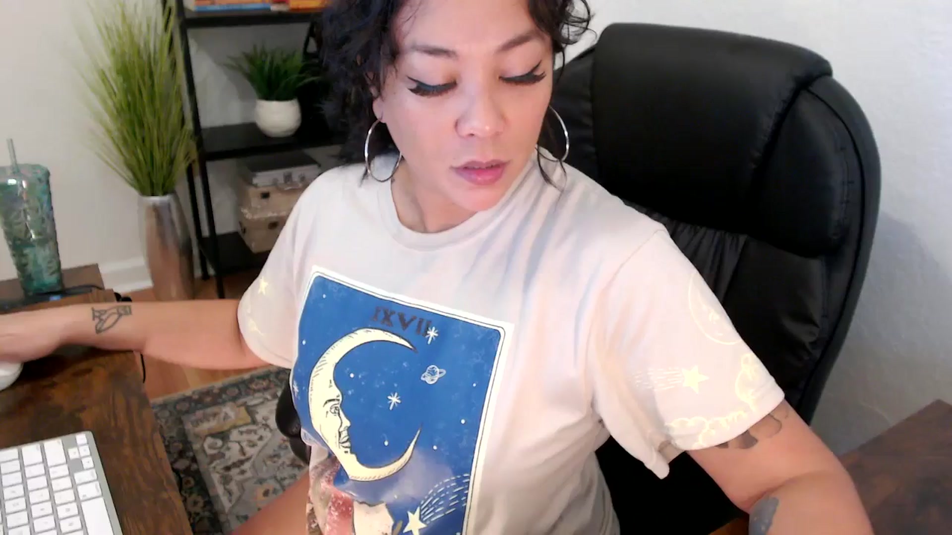 Gallery image thumbnail from MickaylaMinx's myfreecams stream on, 12/05/2024, 16:51 image 4 of 20
