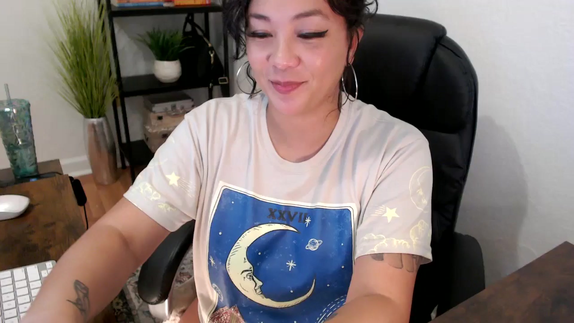 Gallery image thumbnail from MickaylaMinx's myfreecams stream on, 12/05/2024, 17:15 image 16 of 20