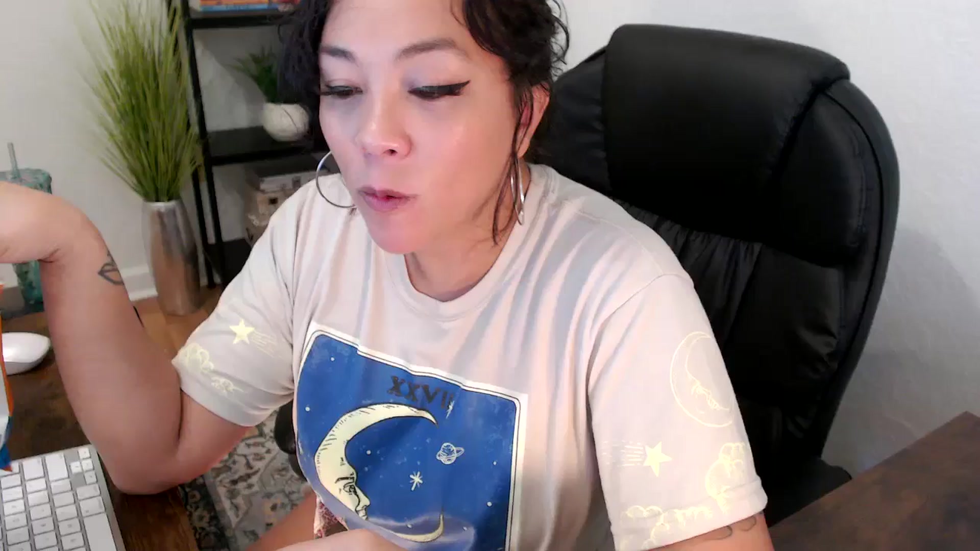 Gallery image thumbnail from MickaylaMinx's myfreecams stream on, 12/05/2024, 17:15 image 17 of 20