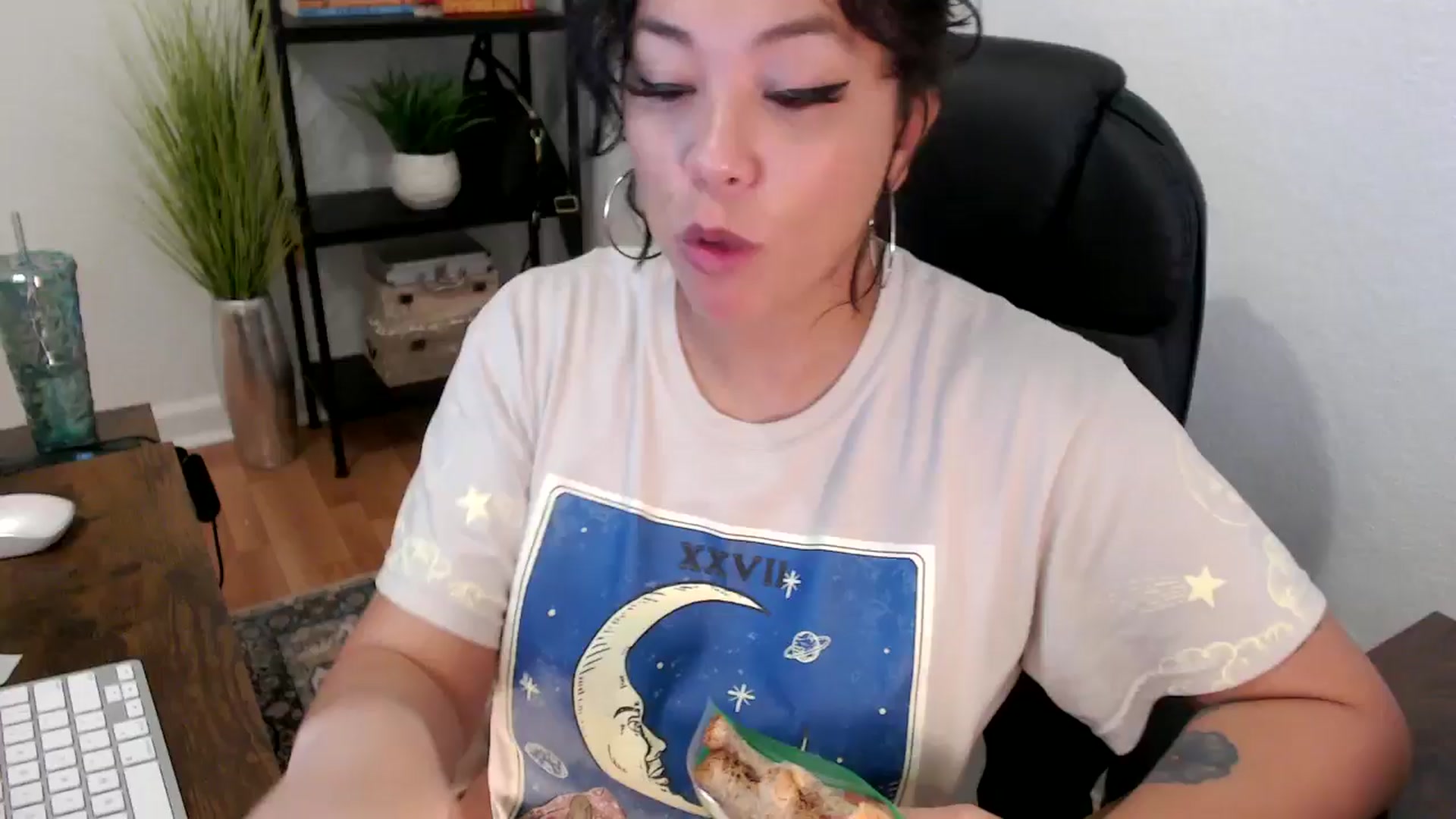 Gallery image thumbnail from MickaylaMinx's myfreecams stream on, 12/05/2024, 17:15 image 11 of 20