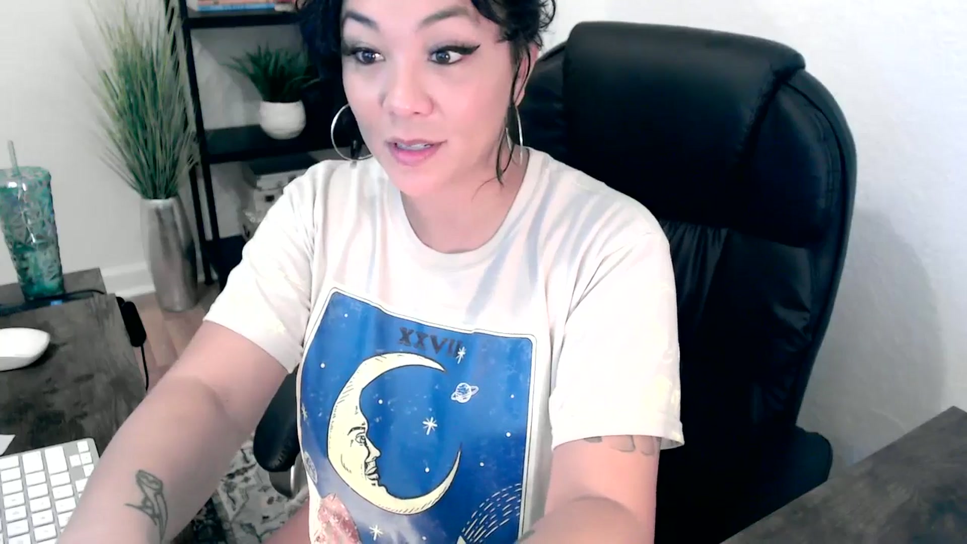 Gallery image thumbnail from MickaylaMinx's myfreecams stream on, 12/05/2024, 17:15 image 6 of 20