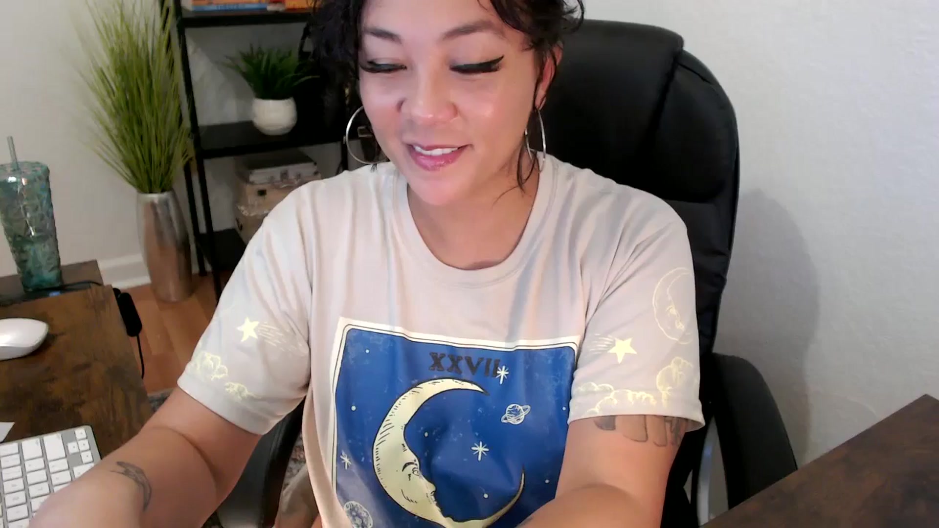 Gallery image thumbnail from MickaylaMinx's myfreecams stream on, 12/05/2024, 17:15 image 8 of 20