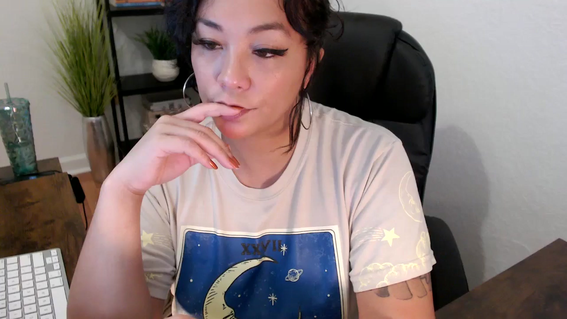 Gallery image thumbnail from MickaylaMinx's myfreecams stream on, 12/05/2024, 18:12 image 4 of 20