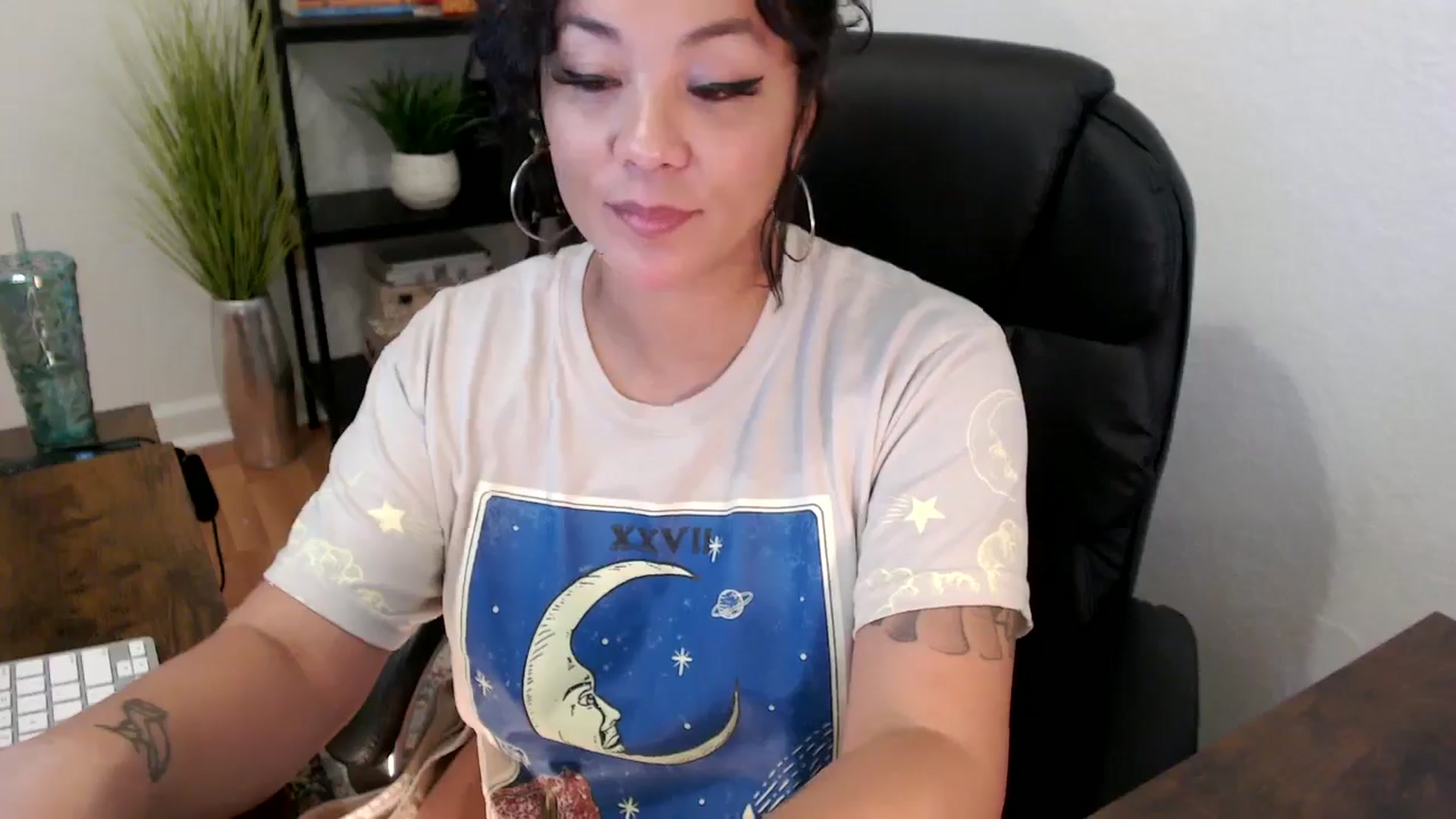 Gallery image thumbnail from MickaylaMinx's myfreecams stream on, 12/05/2024, 18:12 image 11 of 20