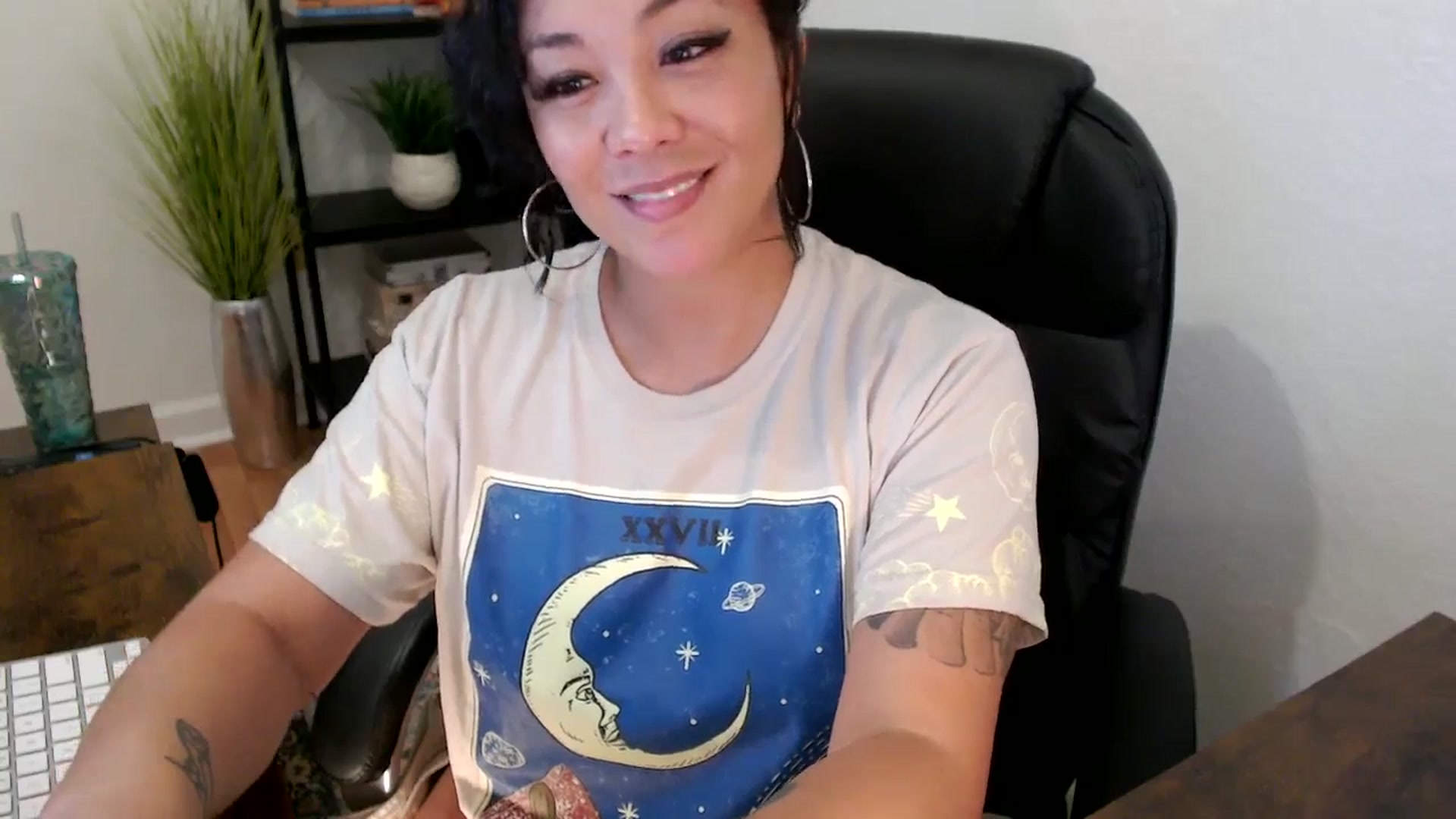 Gallery image thumbnail from MickaylaMinx's myfreecams stream on, 12/05/2024, 18:12 image 18 of 20