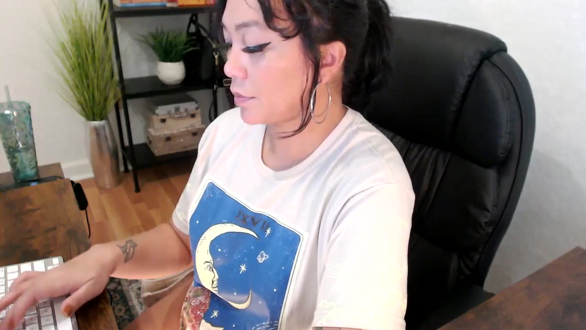 Gallery image thumbnail from MickaylaMinx's myfreecams stream on, 12/05/2024, 18:12 image 3 of 20
