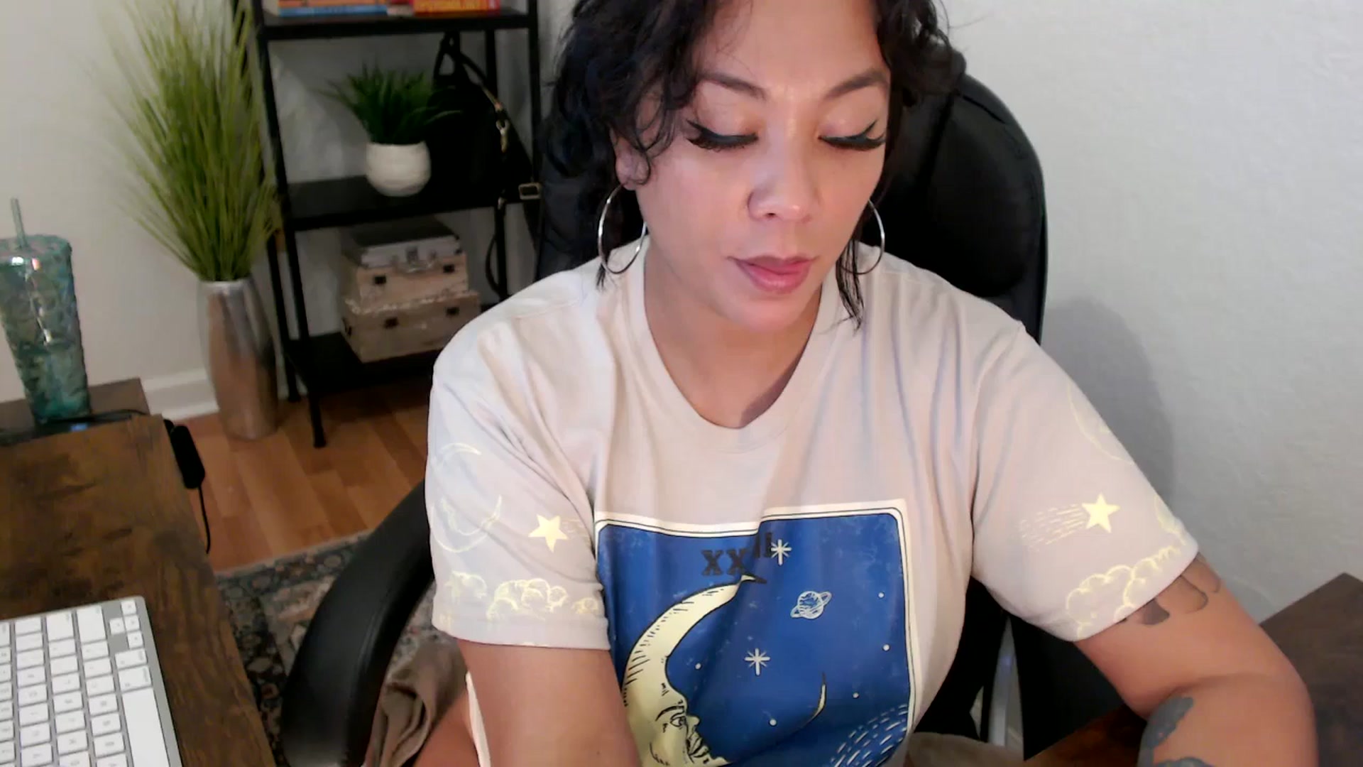 Gallery image thumbnail from MickaylaMinx's myfreecams stream on, 12/05/2024, 18:12 image 7 of 20