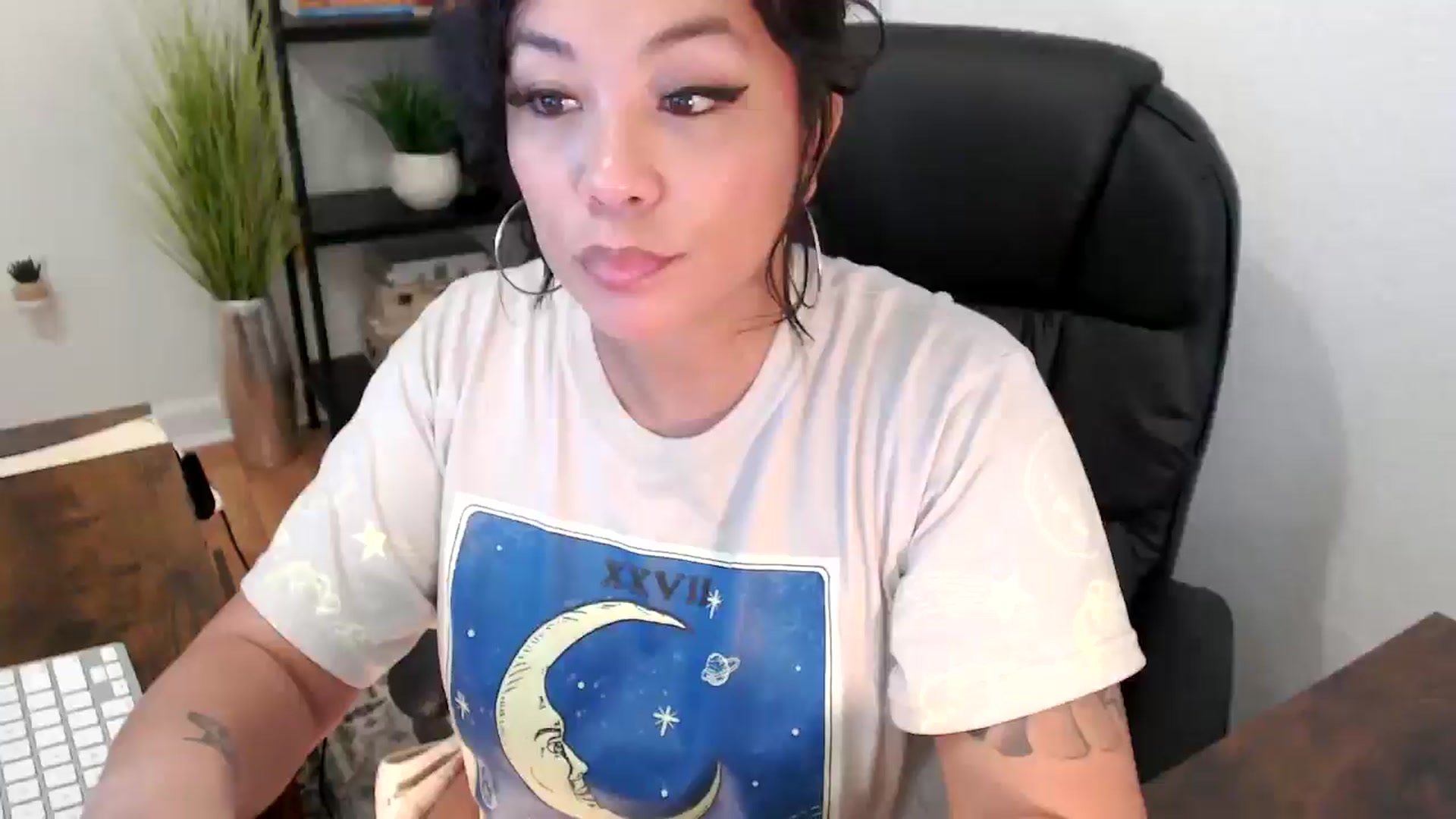Gallery image thumbnail from MickaylaMinx's myfreecams stream on, 12/05/2024, 19:18 image 8 of 20
