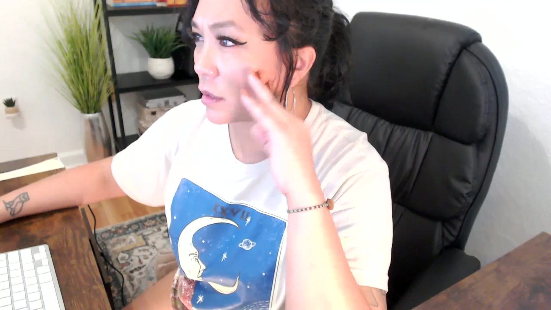 Gallery image thumbnail from MickaylaMinx's myfreecams stream on, 12/05/2024, 19:18 image 3 of 20