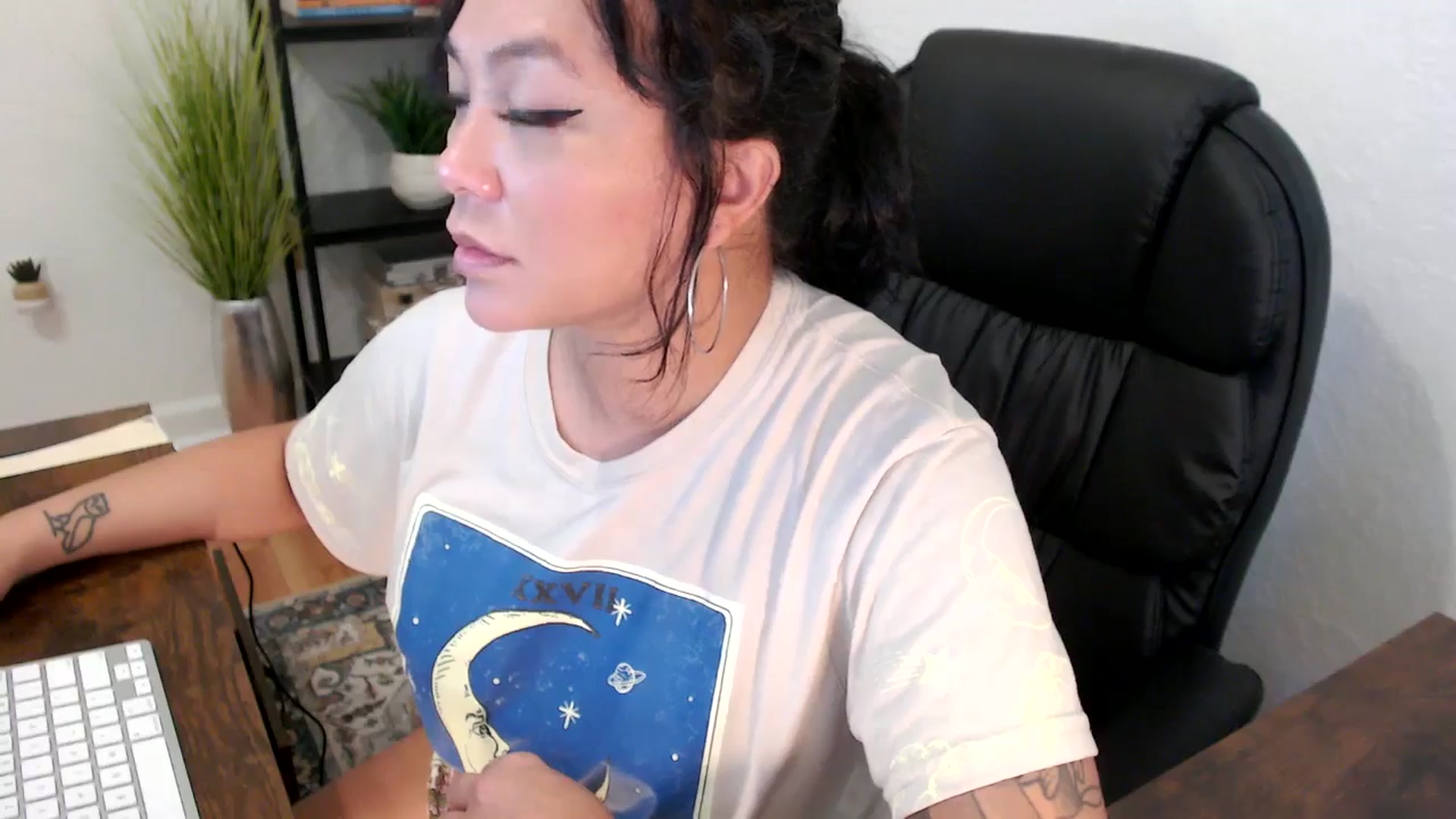 Gallery image thumbnail from MickaylaMinx's myfreecams stream on, 12/05/2024, 19:18 image 11 of 20