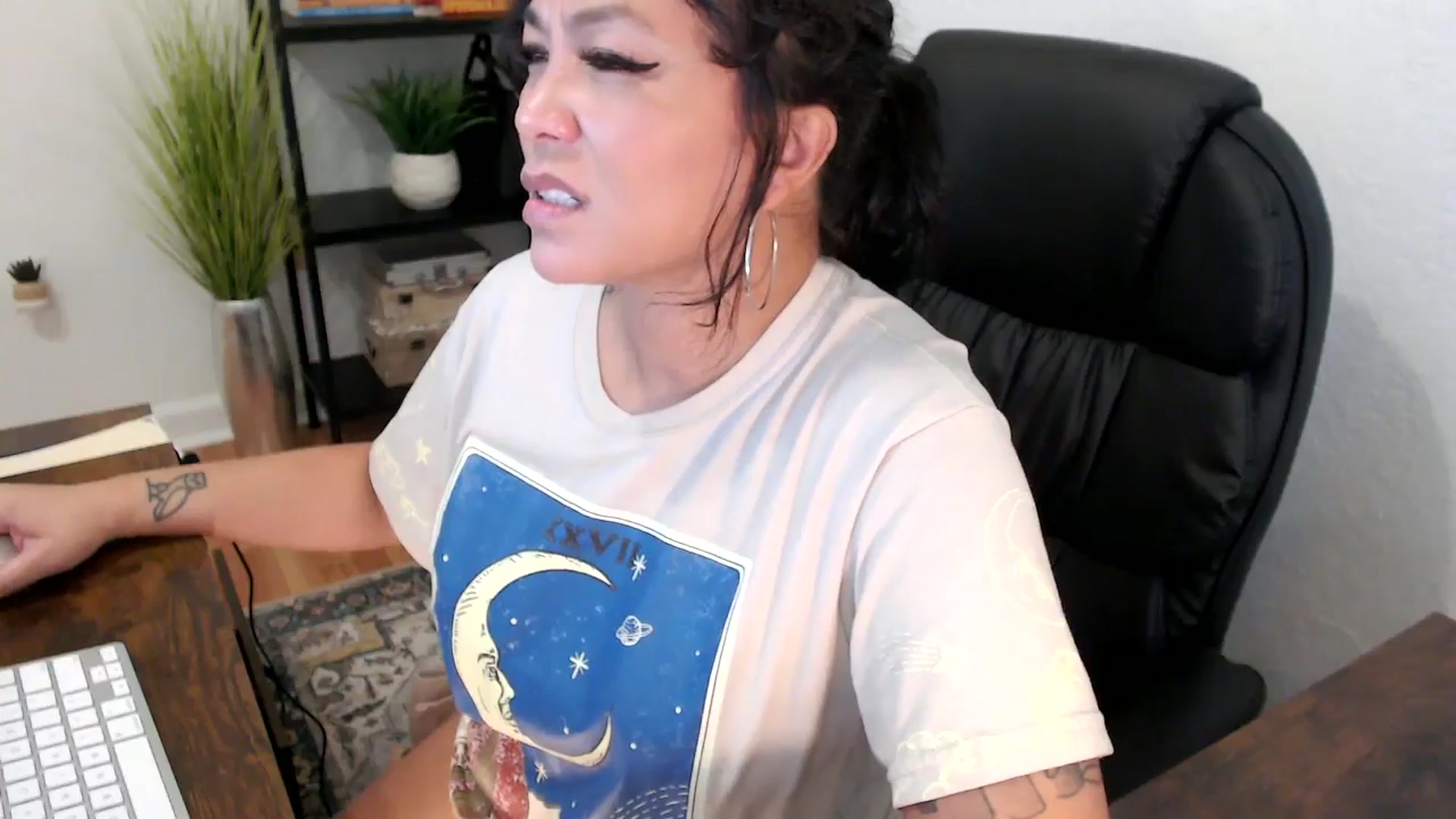 Gallery image thumbnail from MickaylaMinx's myfreecams stream on, 12/05/2024, 19:18 image 6 of 20