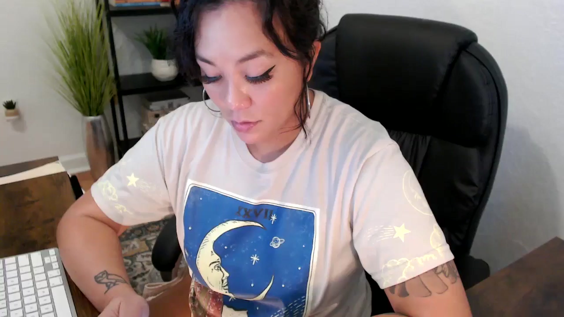 Gallery image thumbnail from MickaylaMinx's myfreecams stream on, 12/05/2024, 19:18 image 13 of 20