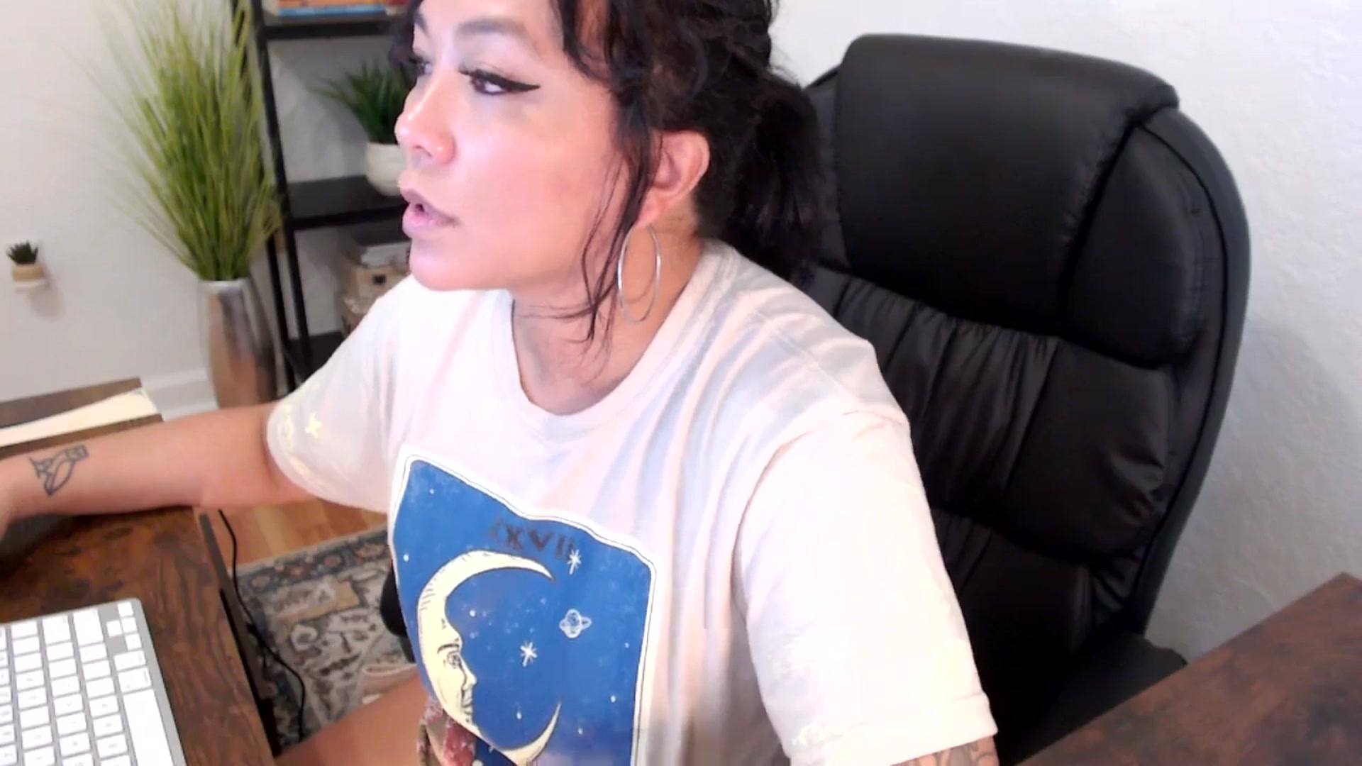 Gallery image thumbnail from MickaylaMinx's myfreecams stream on, 12/05/2024, 19:18 image 14 of 20