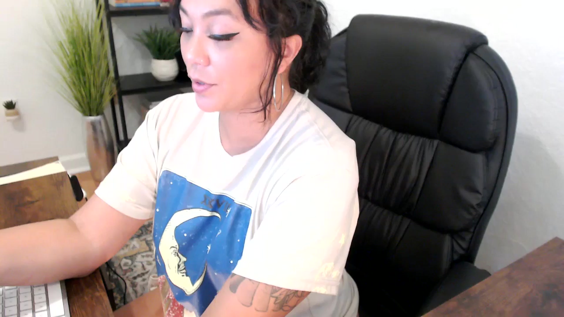 Gallery image thumbnail from MickaylaMinx's myfreecams stream on, 12/05/2024, 19:18 image 20 of 20