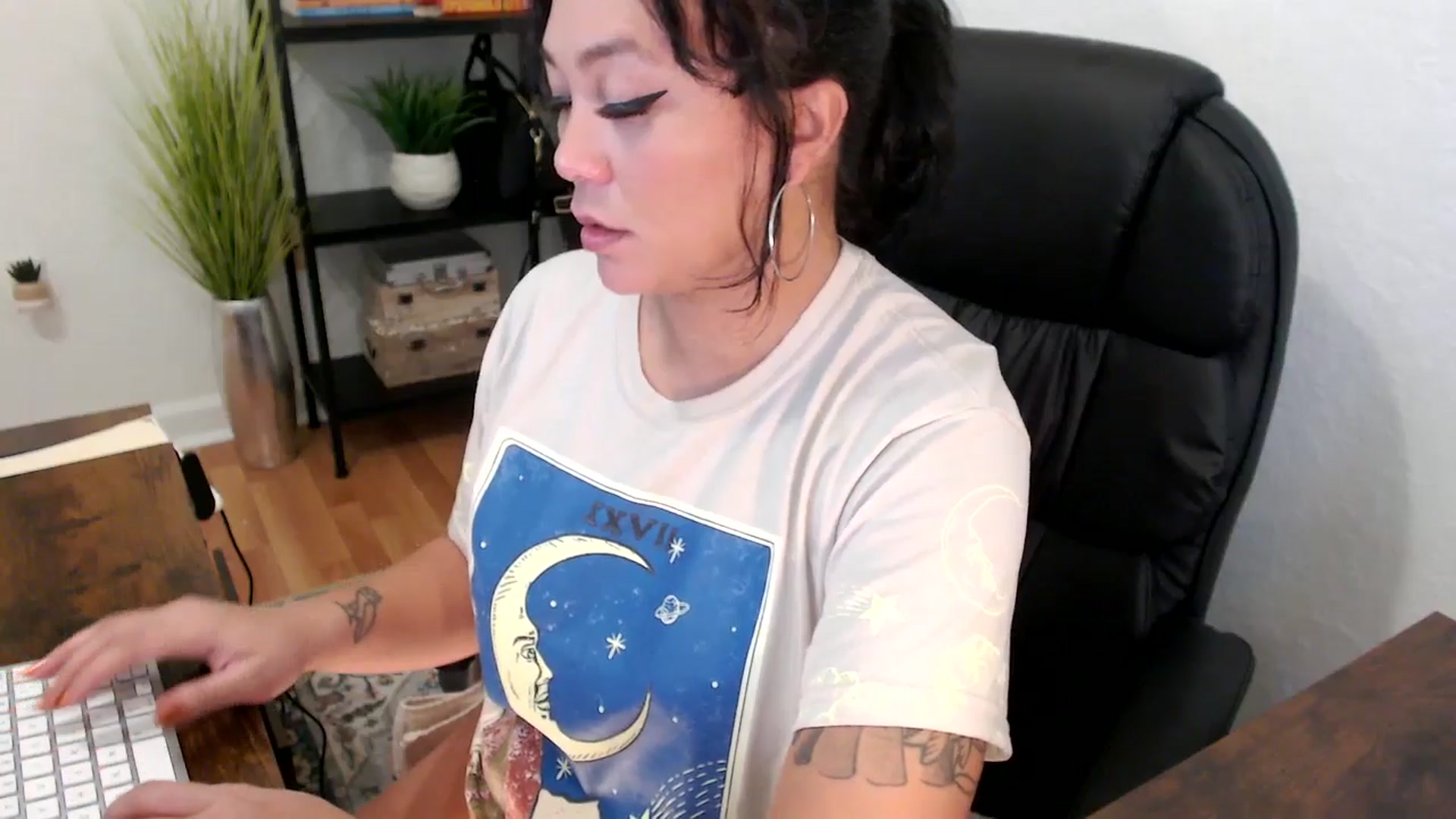 Gallery image thumbnail from MickaylaMinx's myfreecams stream on, 12/05/2024, 19:18 image 9 of 20